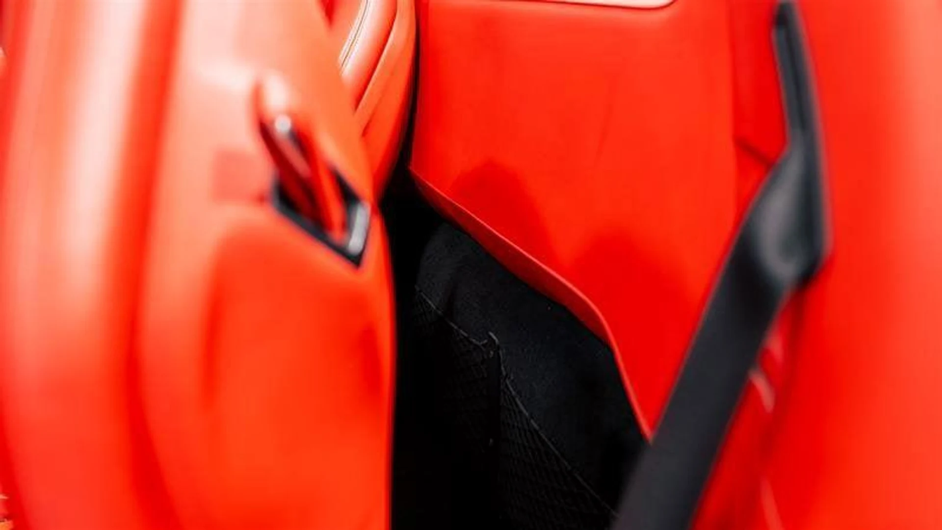 mph008_3182809930_Used_2018_Ferrari_488_Spider_Base_1782922697_da7e91d823