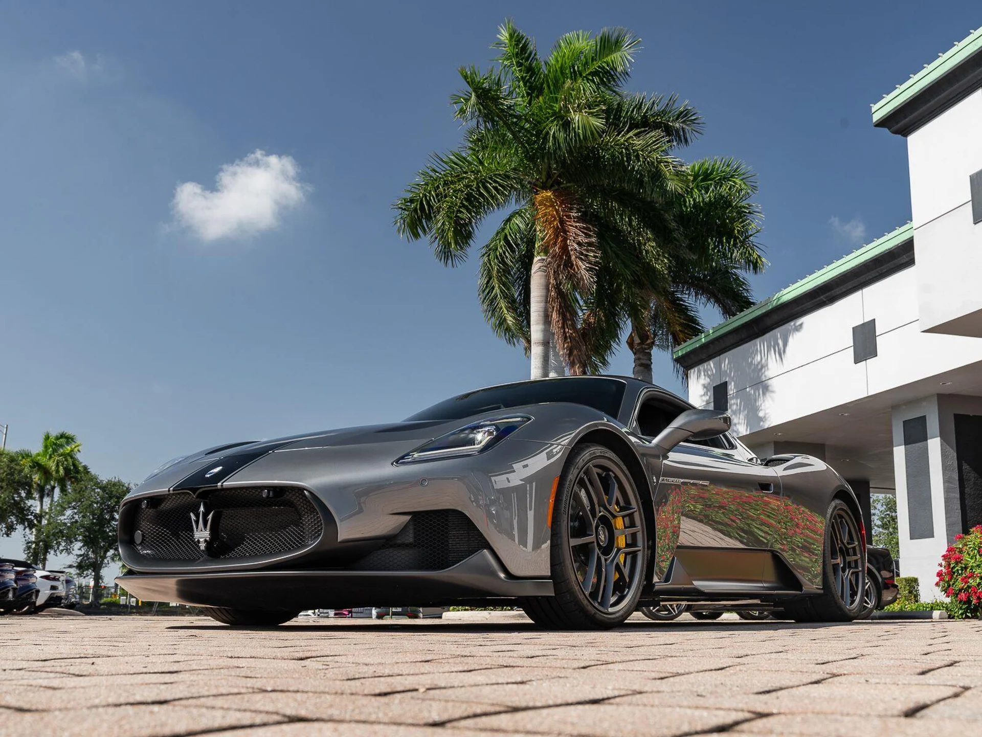 mph008_318963128_Used_2022_Maserati_MC_20_Coupe_1784923350_74085d5156