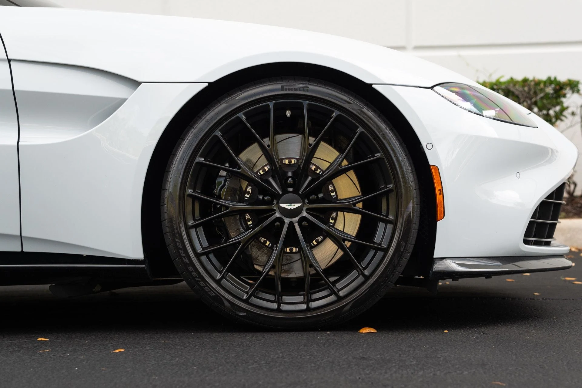 mph008_3192275235_Used_2023_Aston_Martin_Vantage_V8_1773336980_2bf5b028d6