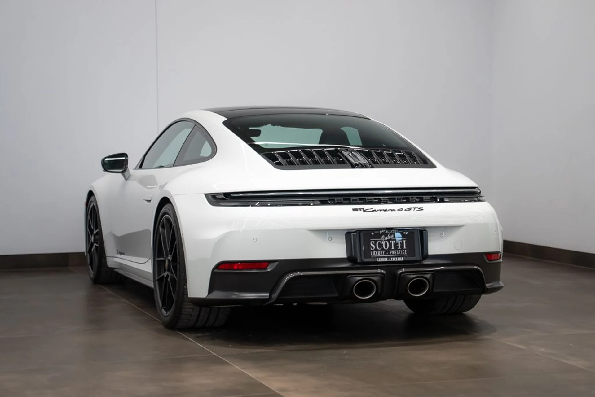 mph008_3196083772_porsche_911_2026_jpg_v_1775165756_0fce6ffe77