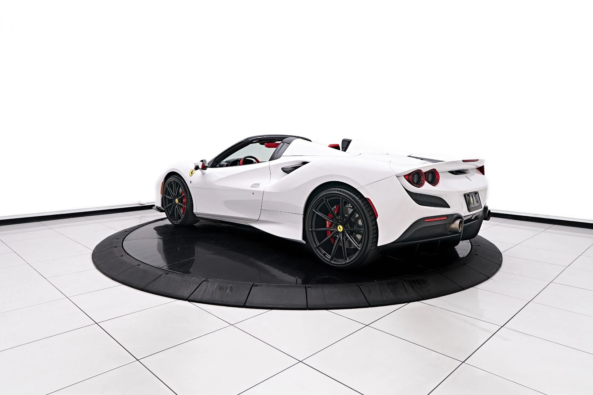 mph008_3205991058_Used_2023_Ferrari_F8_Spider_Base_1753926765_d8ecc0217c