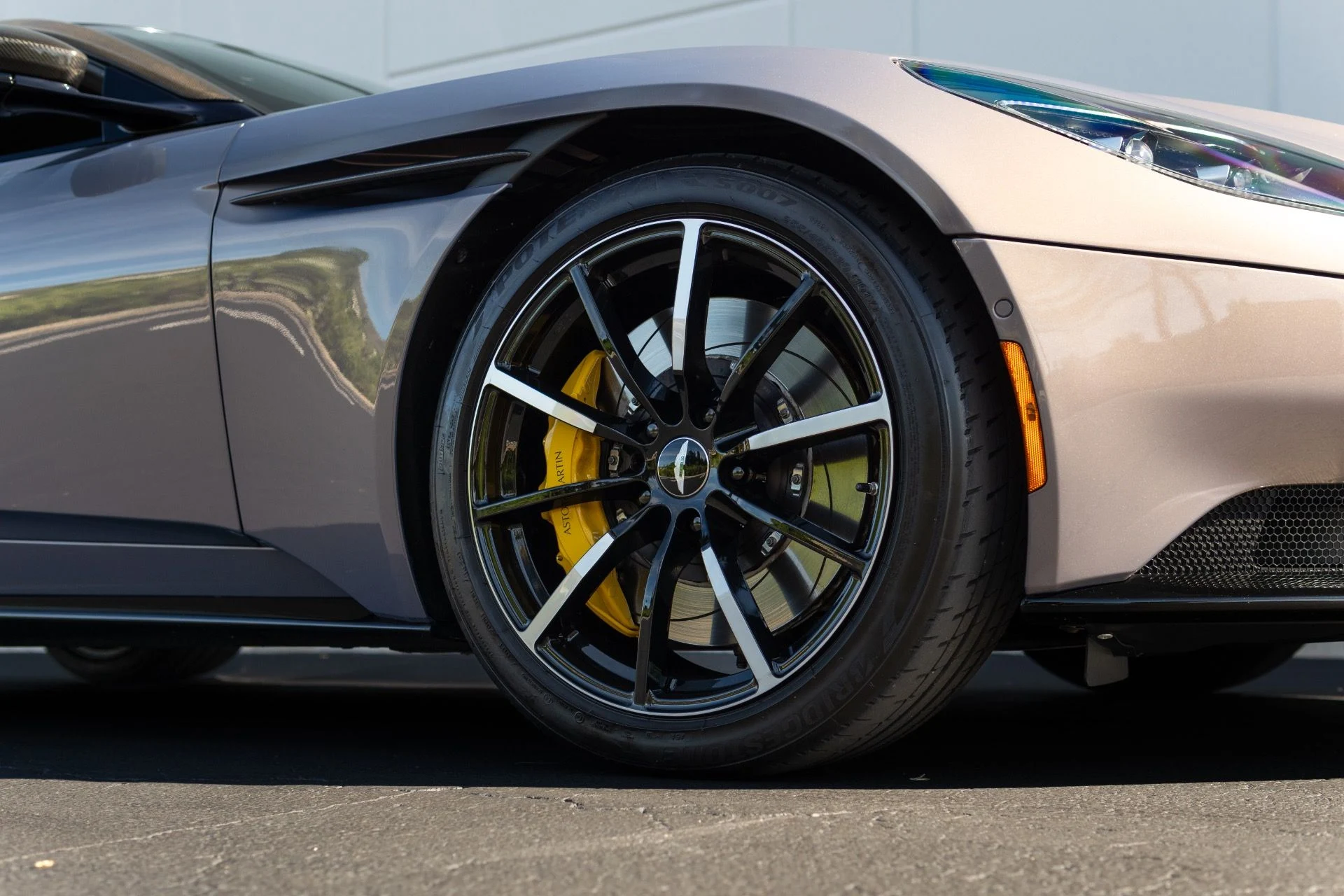 mph008_3220929500_Used_2023_Aston_Martin_DB_11_V8_1765580220_49841f2128