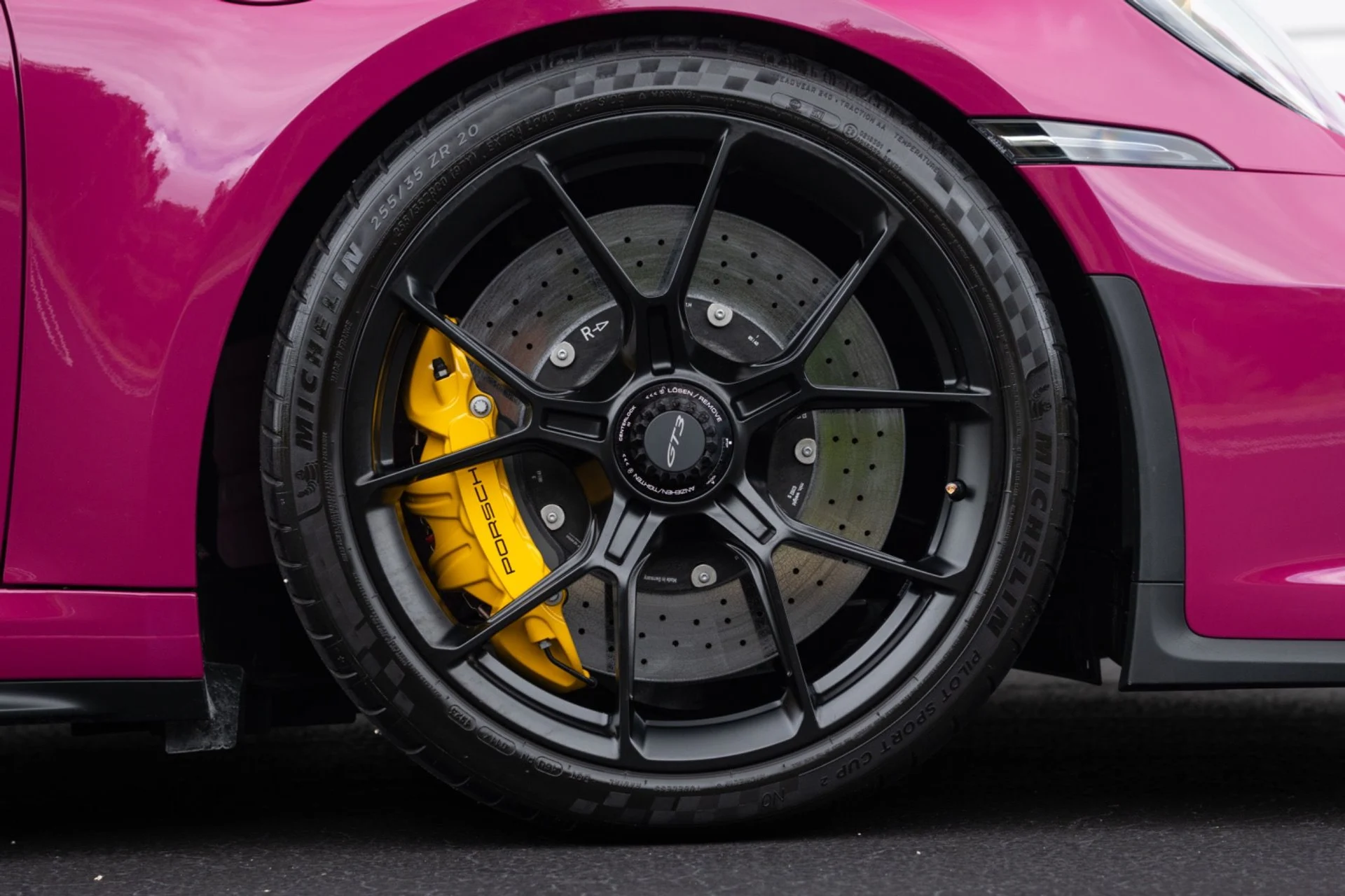 mph008_3226850918_Used_2024_Porsche_911_GT_3_1776966322_7d7aa99649