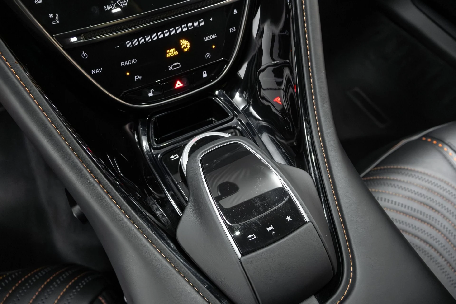 mph008_3229655267_Used_2018_Aston_Martin_DB_11_1761056819_bf02872a44