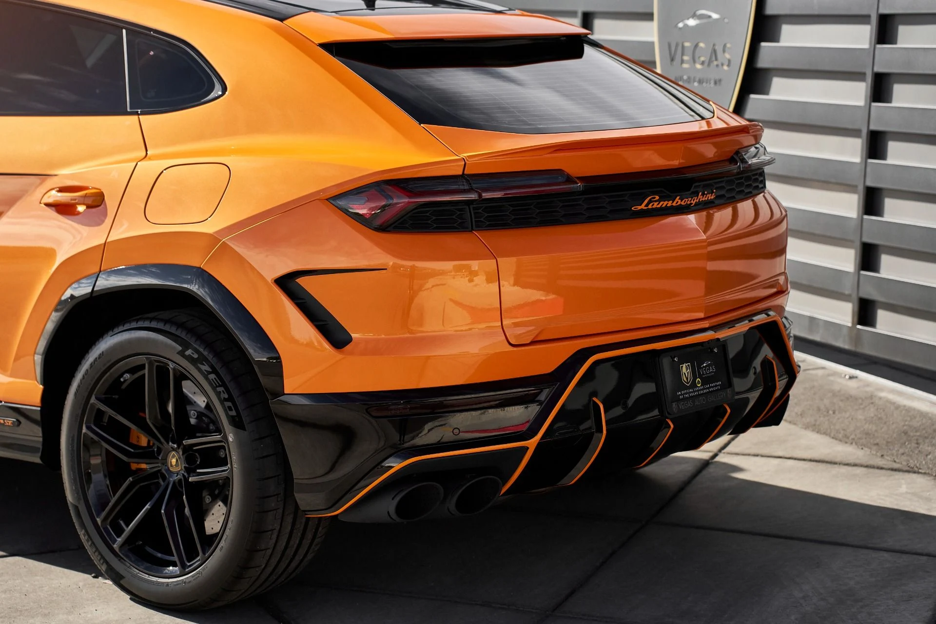 mph008_3231897639_Used_2025_Lamborghini_Urus_SE_1763676980_540f053dff