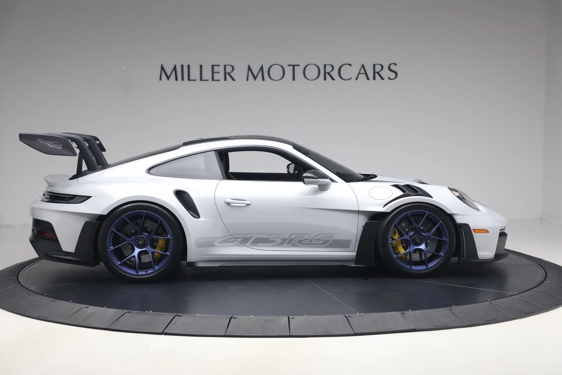 mph008_3242352767_Used_2024_Porsche_911_GT_3_RS_1782768712_6321234af8