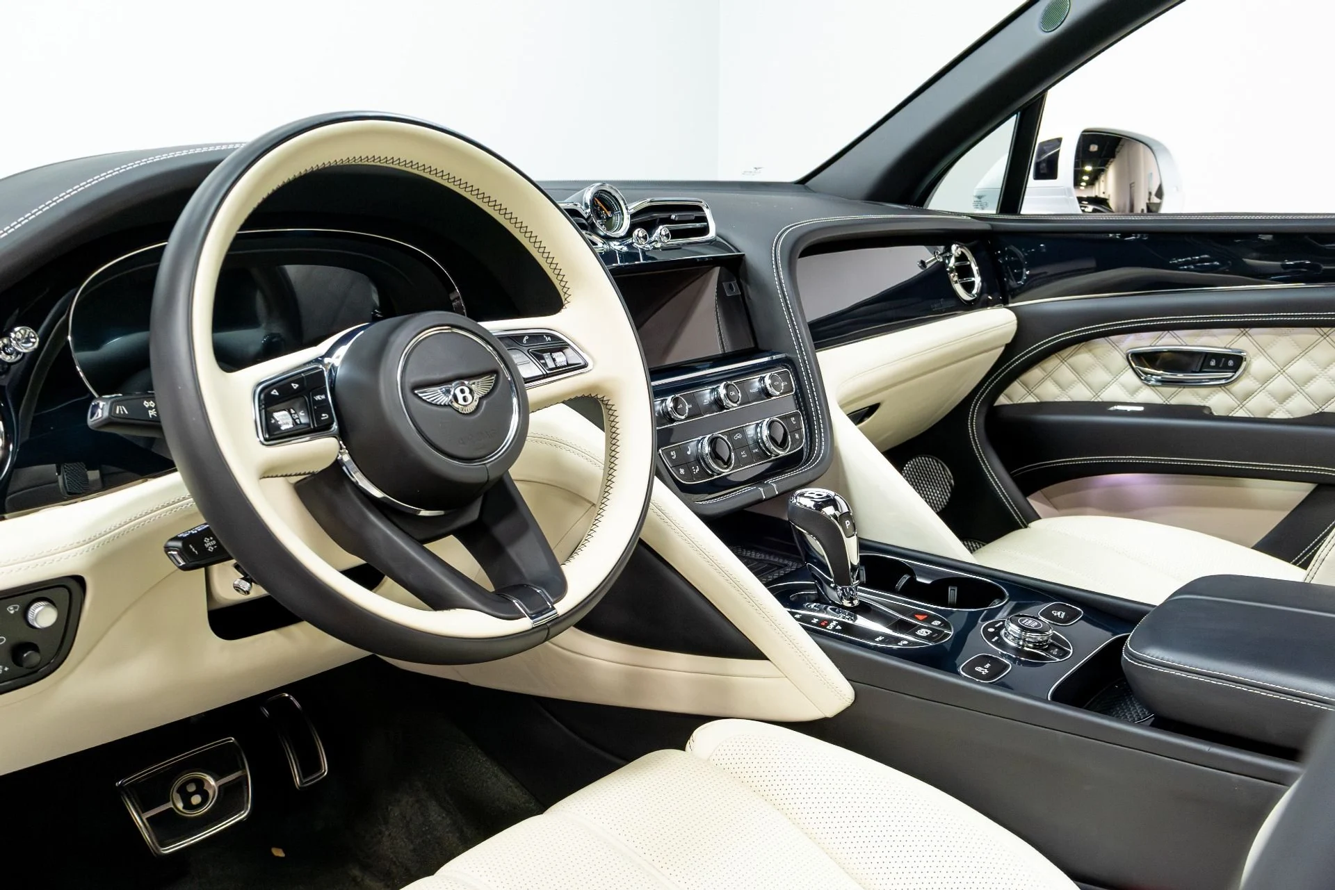 mph008_3252993990_Used_2021_Bentley_Bentayga_V8_First_Edition_1774291657_b134dbb509