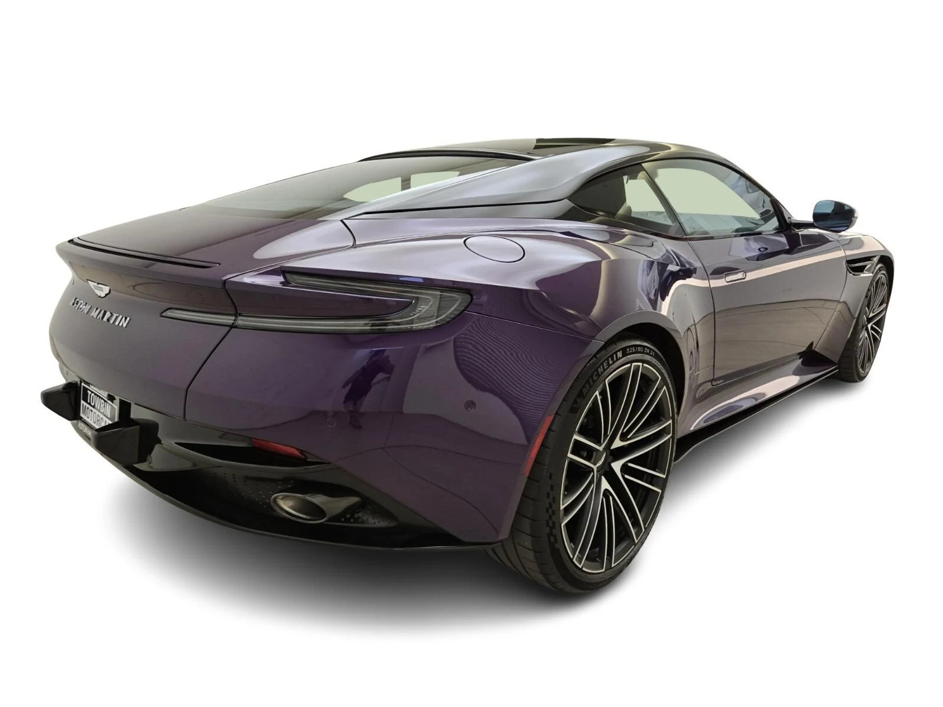 mph008_3256222223_Used_2025_Aston_Martin_DB_12_1752731140_1f227dbc55