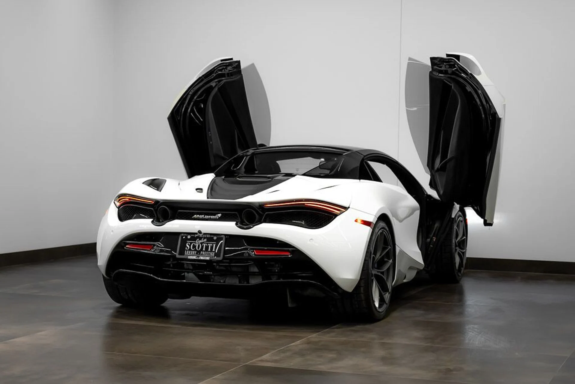 mph008_3275633640_mclaren_720s_2020_jpg_v_1758918548_4e5af1f862