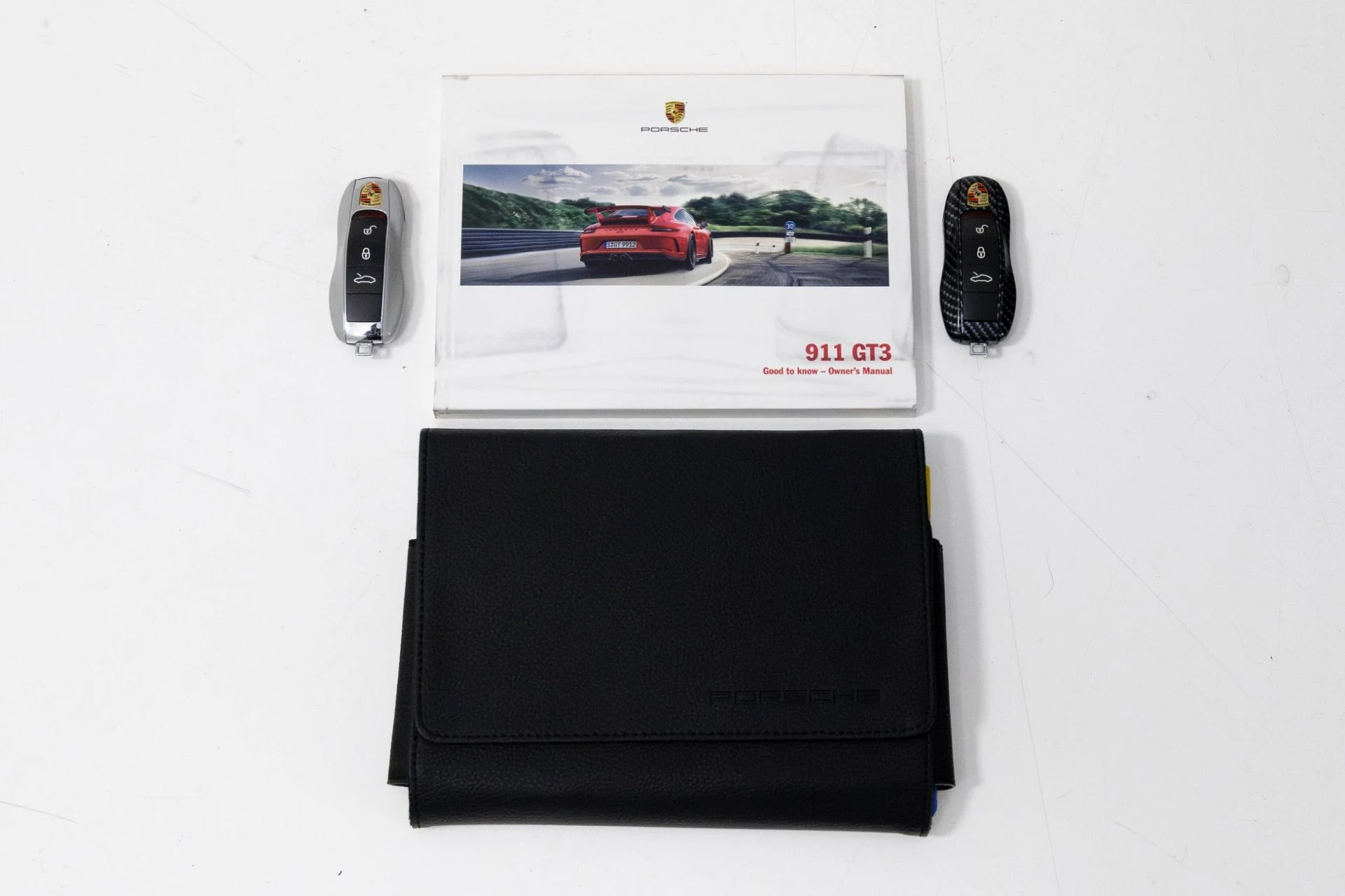 mph008_328720571_Used_2018_Porsche_911_GT_3_1764361838_3dbff82458