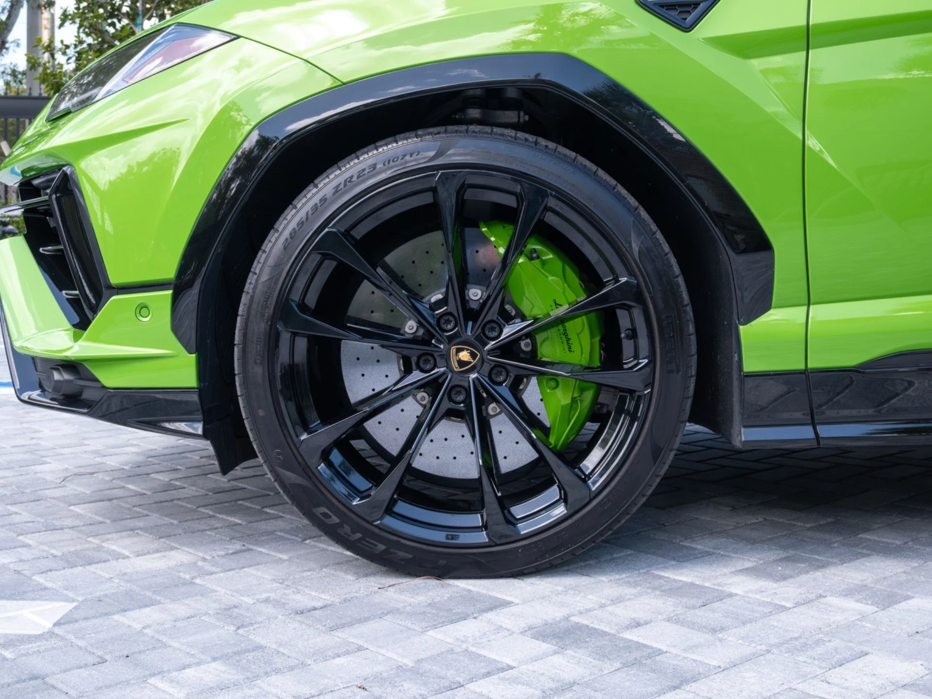 mph008_3288667323_Used_2024_Lamborghini_Urus_S_1775489518_6dc5cb4a15