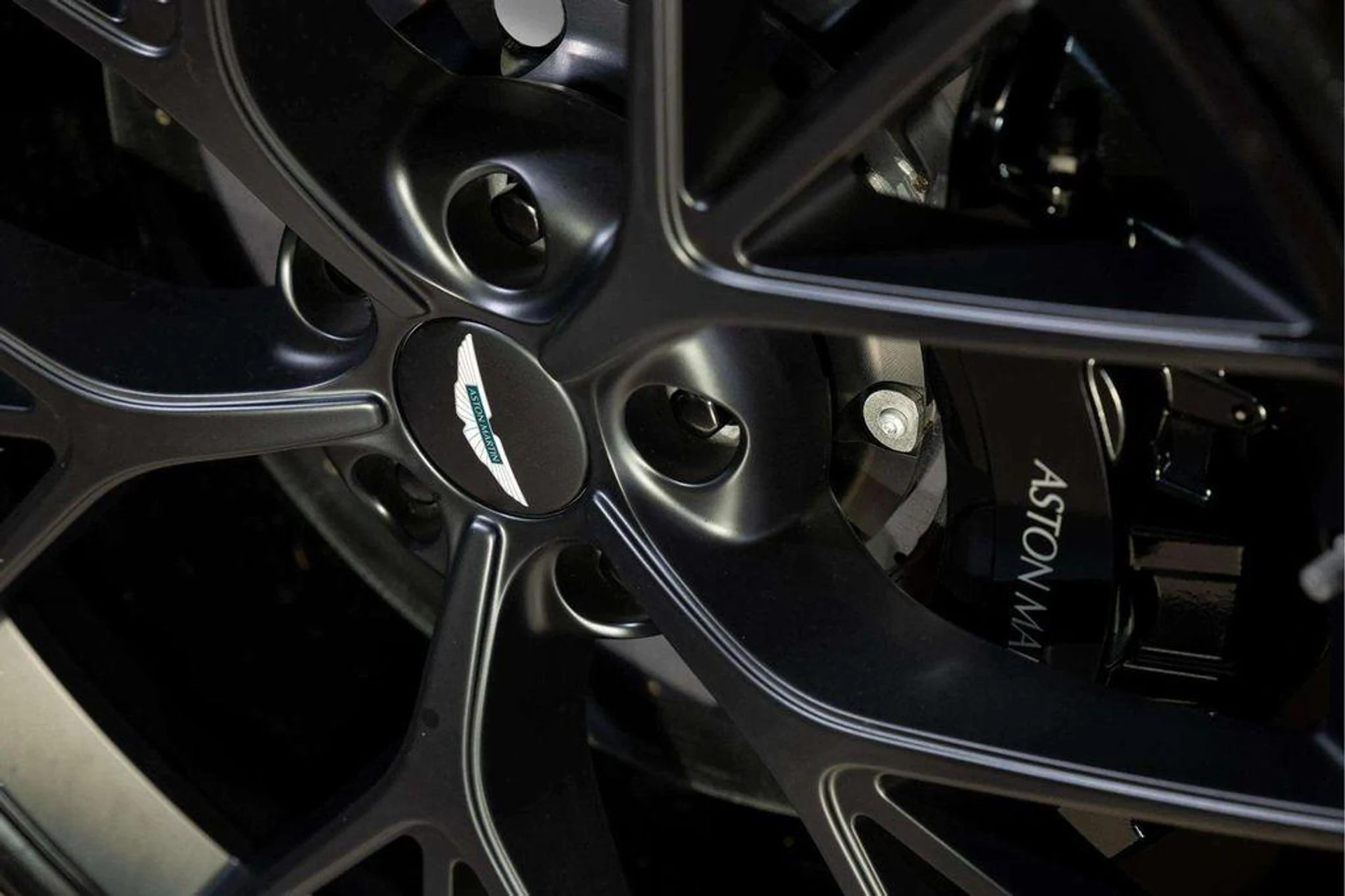 mph008_3289917922_T61_U2u_SOV_6g9b2i_C5610i_Hc5ey8_1589218ccc