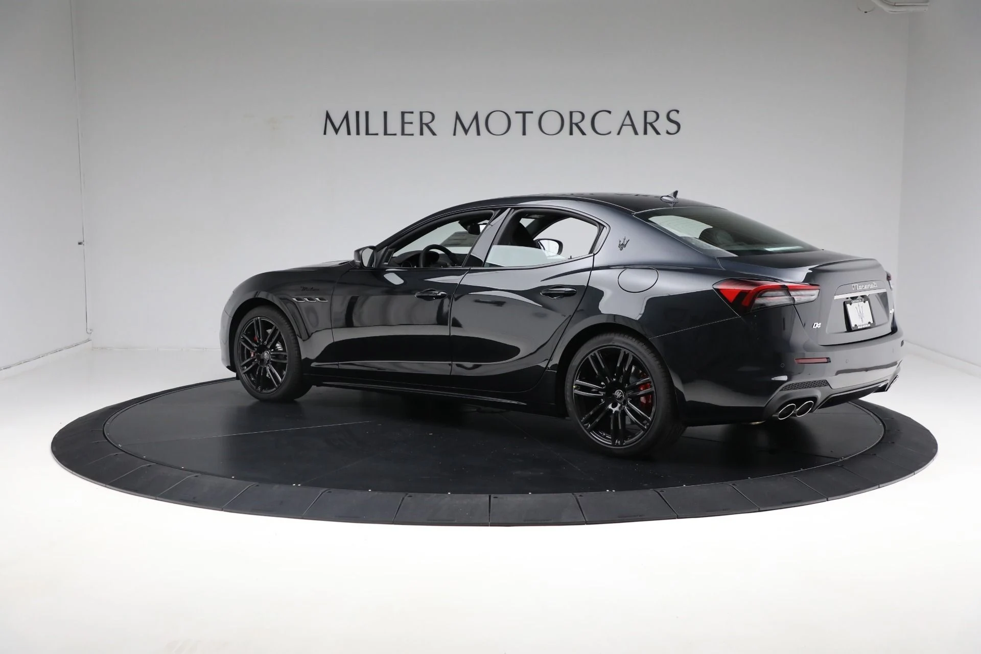 mph008_3290540640_Used_2024_Maserati_Ghibli_Modena_Ultima_Q4_1713534126_f3115b865a