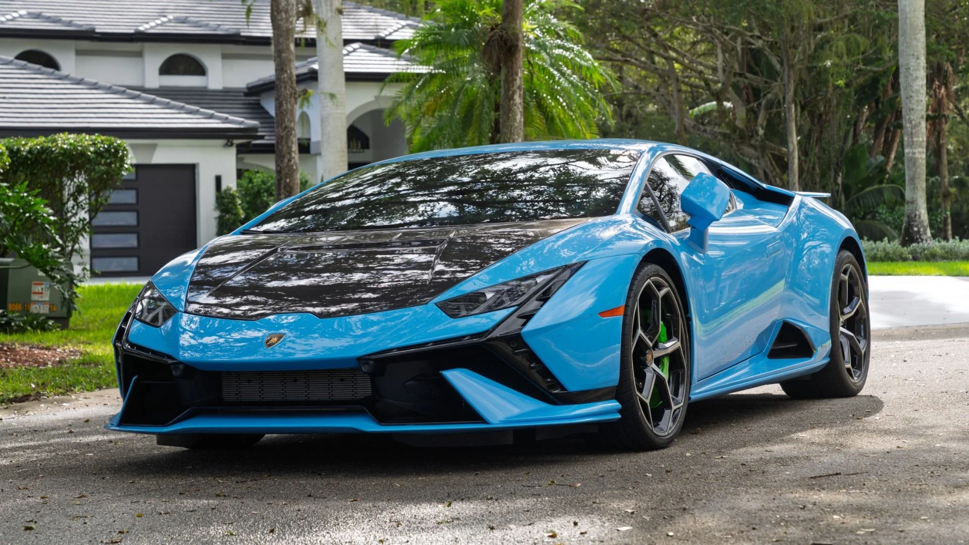mph008_3296903124_Used_2024_Lamborghini_Huracan_Tecnica_1759426559_e381ae793b