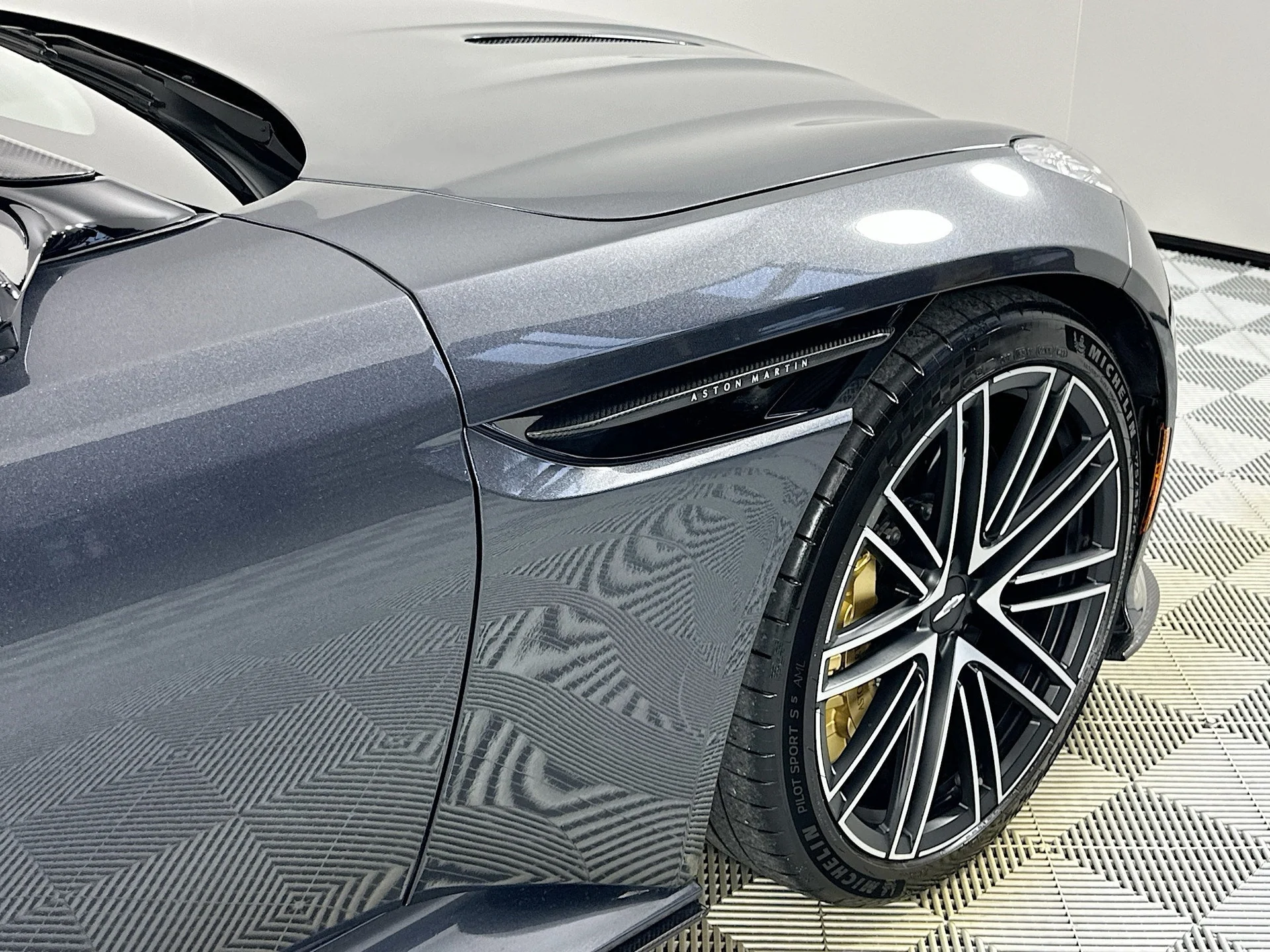 mph008_3297370787_9_96322996bf