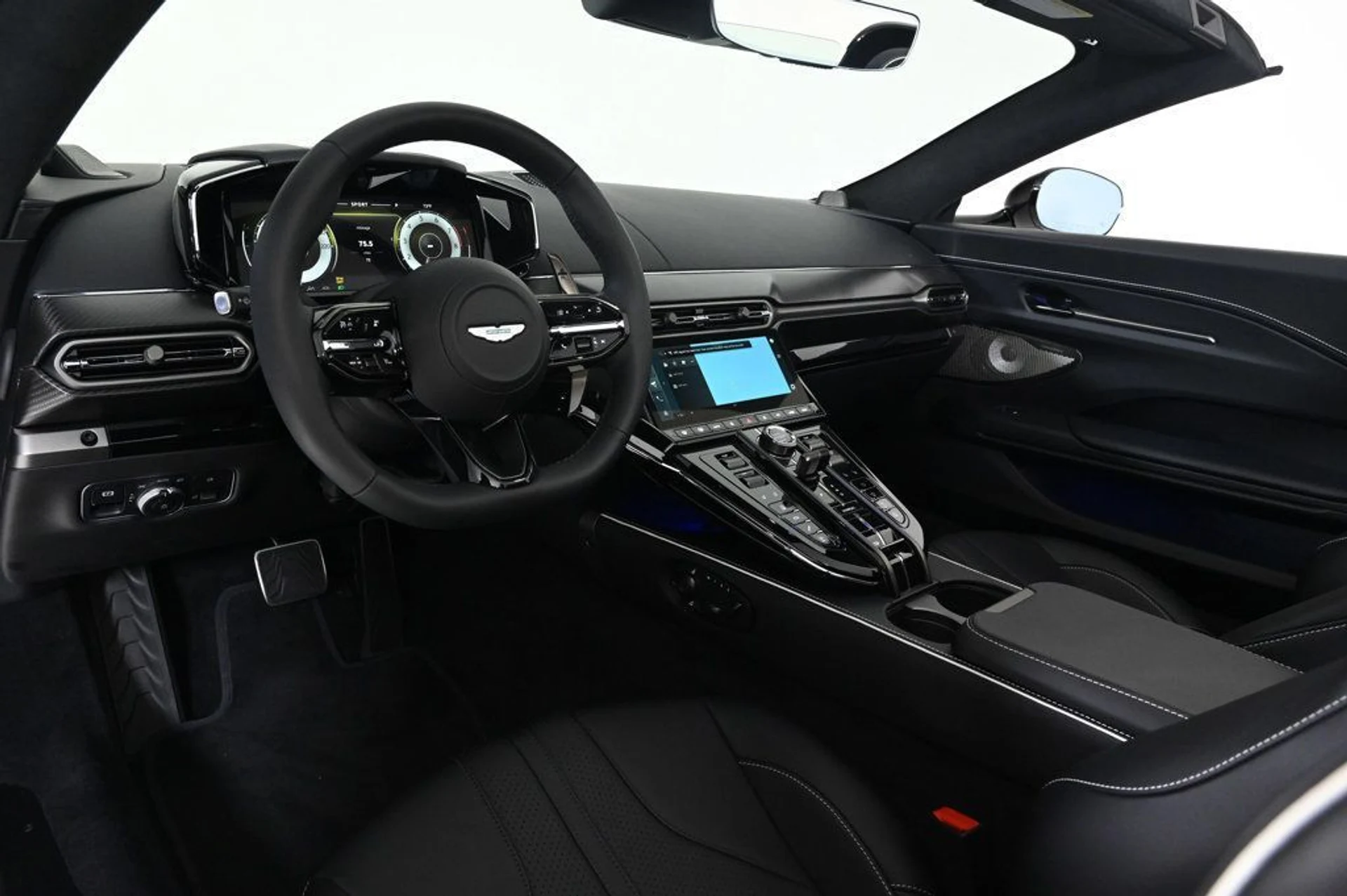 mph008_3297863706_new_2026_aston_martin_vantage_roadster_11350_22950965_9_1024_46b11ba687