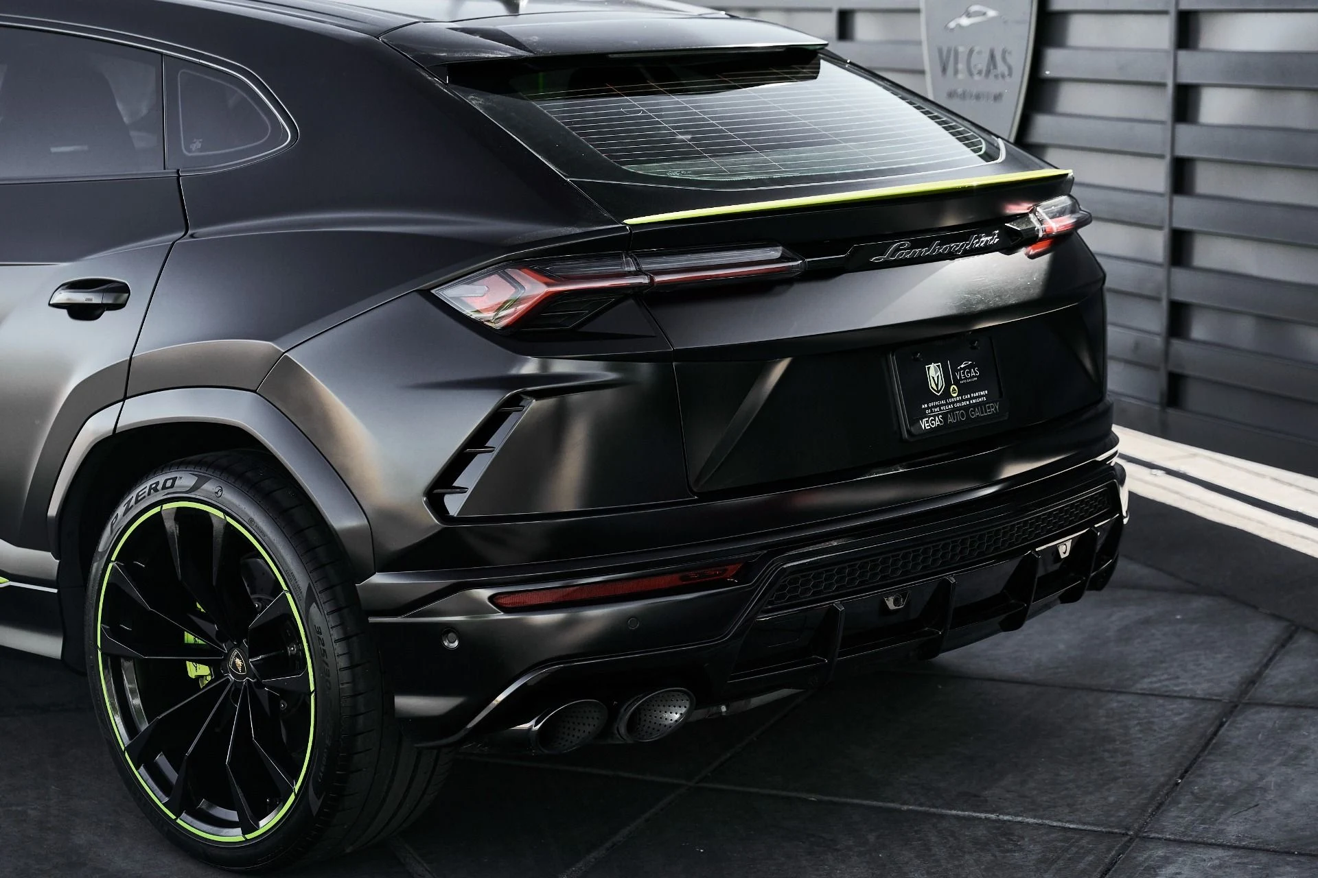 mph008_330424100_Used_2022_Lamborghini_Urus_1774548558_0d78d5b413