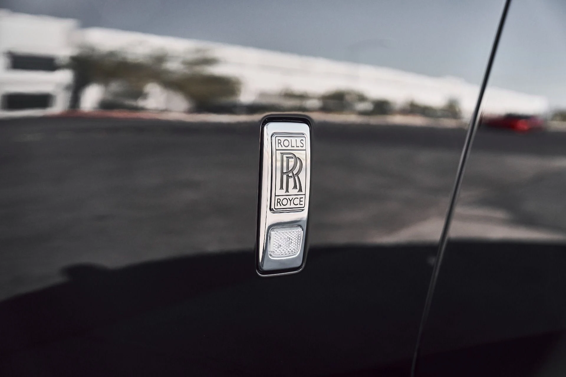 mph008_331291090_Used_2025_Rolls_Royce_Spectre_Base_1775246480_171f11e6e9