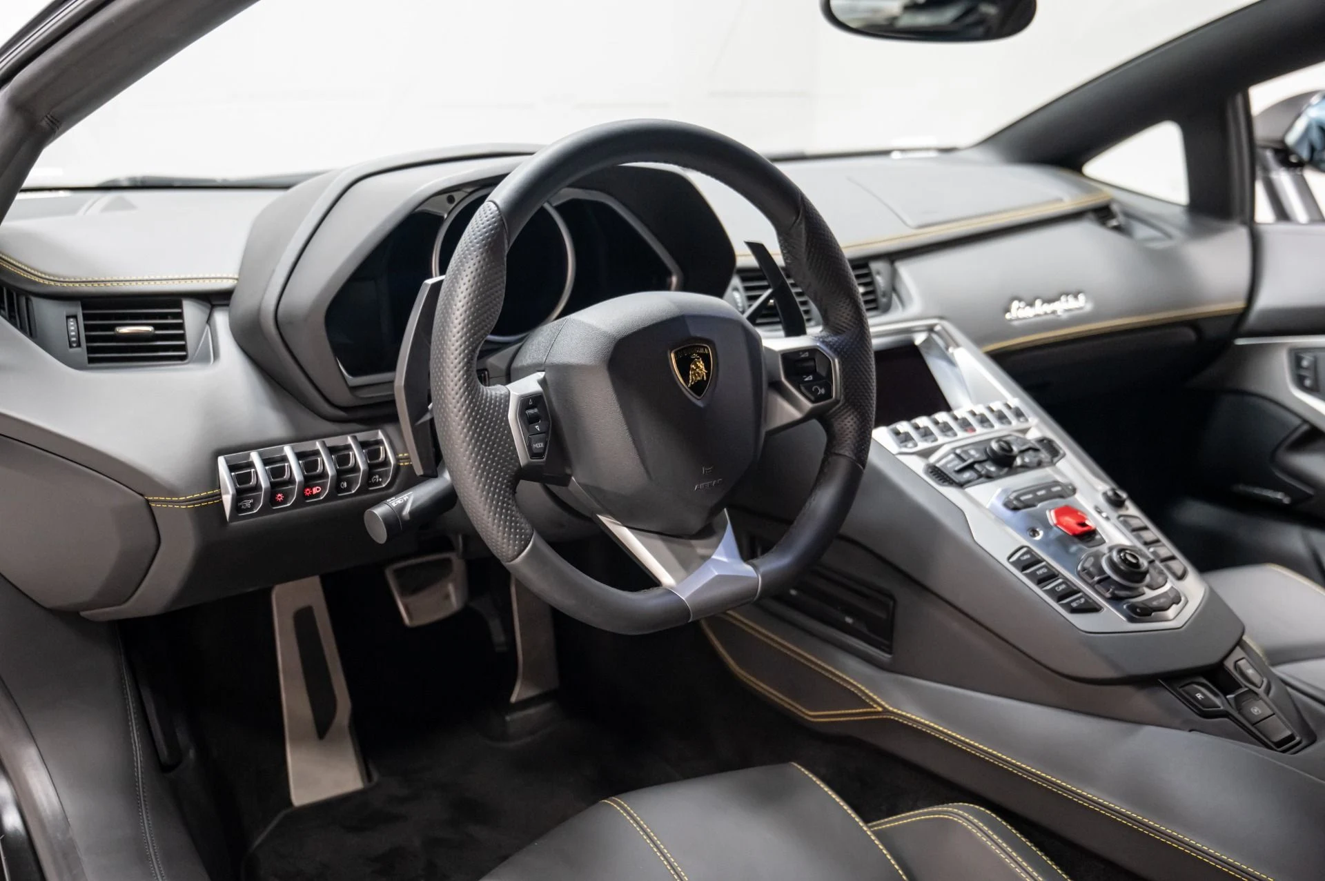 mph008_3316855393_Used_2014_Lamborghini_Aventador_1769104445_e418926a2f