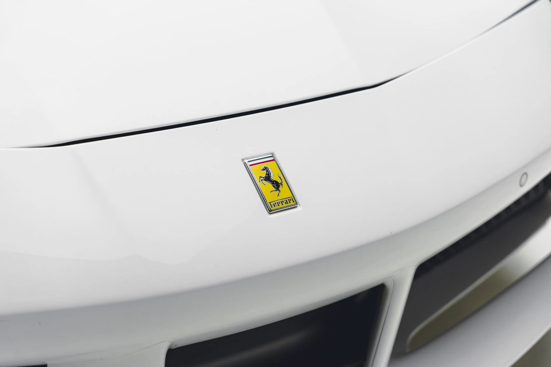 mph008_331939736_Used_2018_Ferrari_488_GTB_1781823450_9bfafa328f