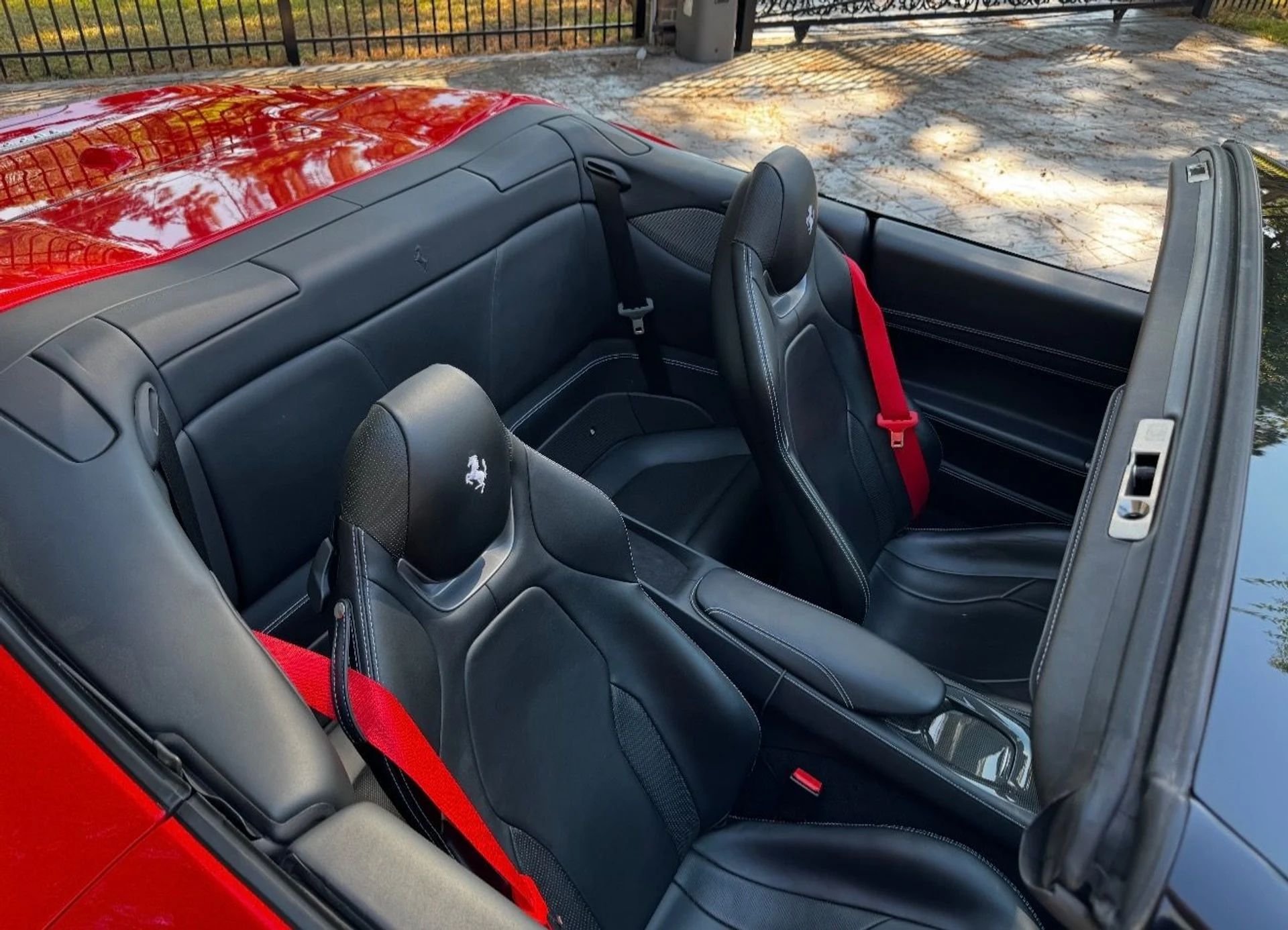 mph008_3319541233_Used_2019_Ferrari_Portofino_1760471447_0ea6b9ee88