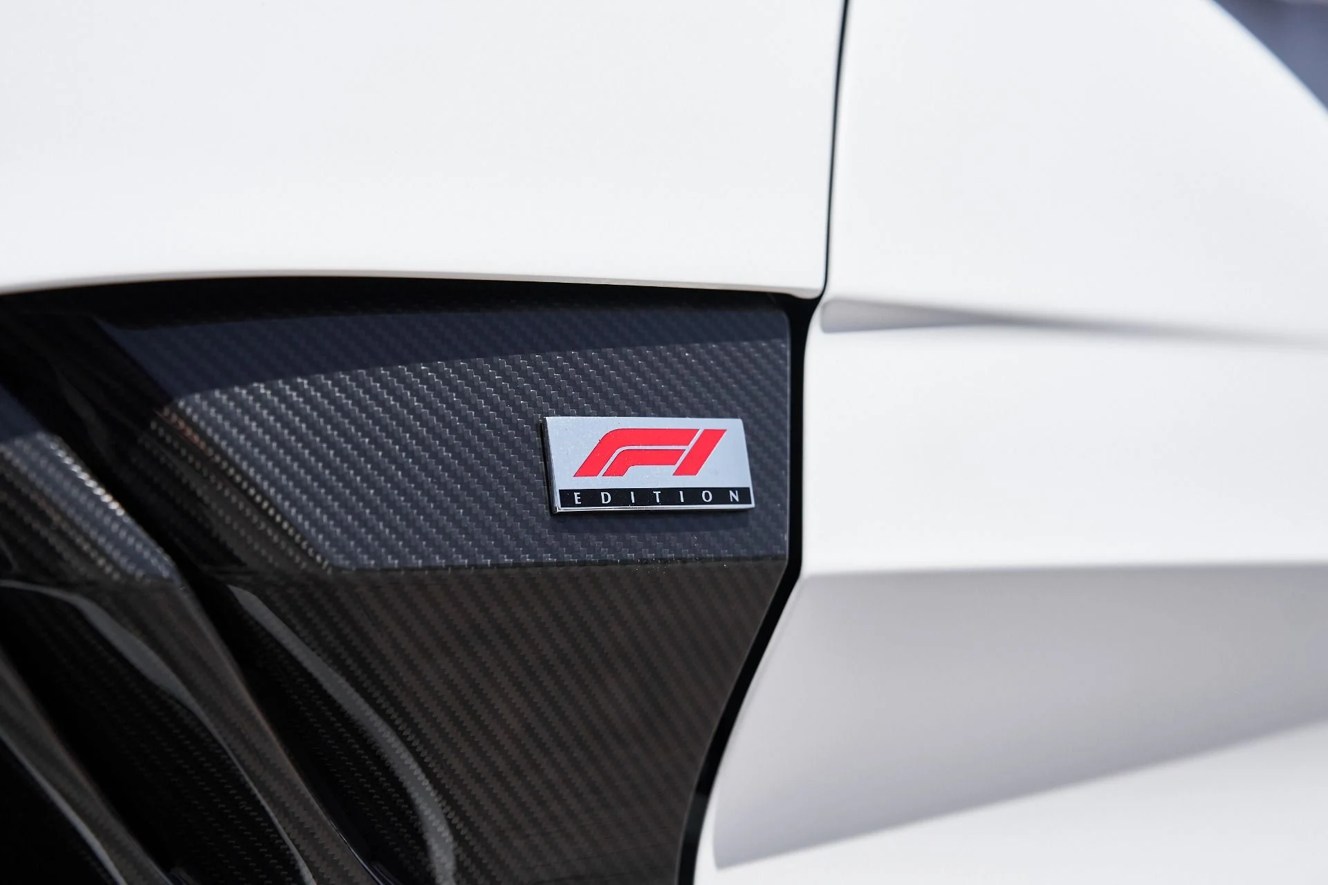 mph008_3321055712_Used_2023_Aston_Martin_Vantage_F1_Edition_1754013179_d77cf706e4
