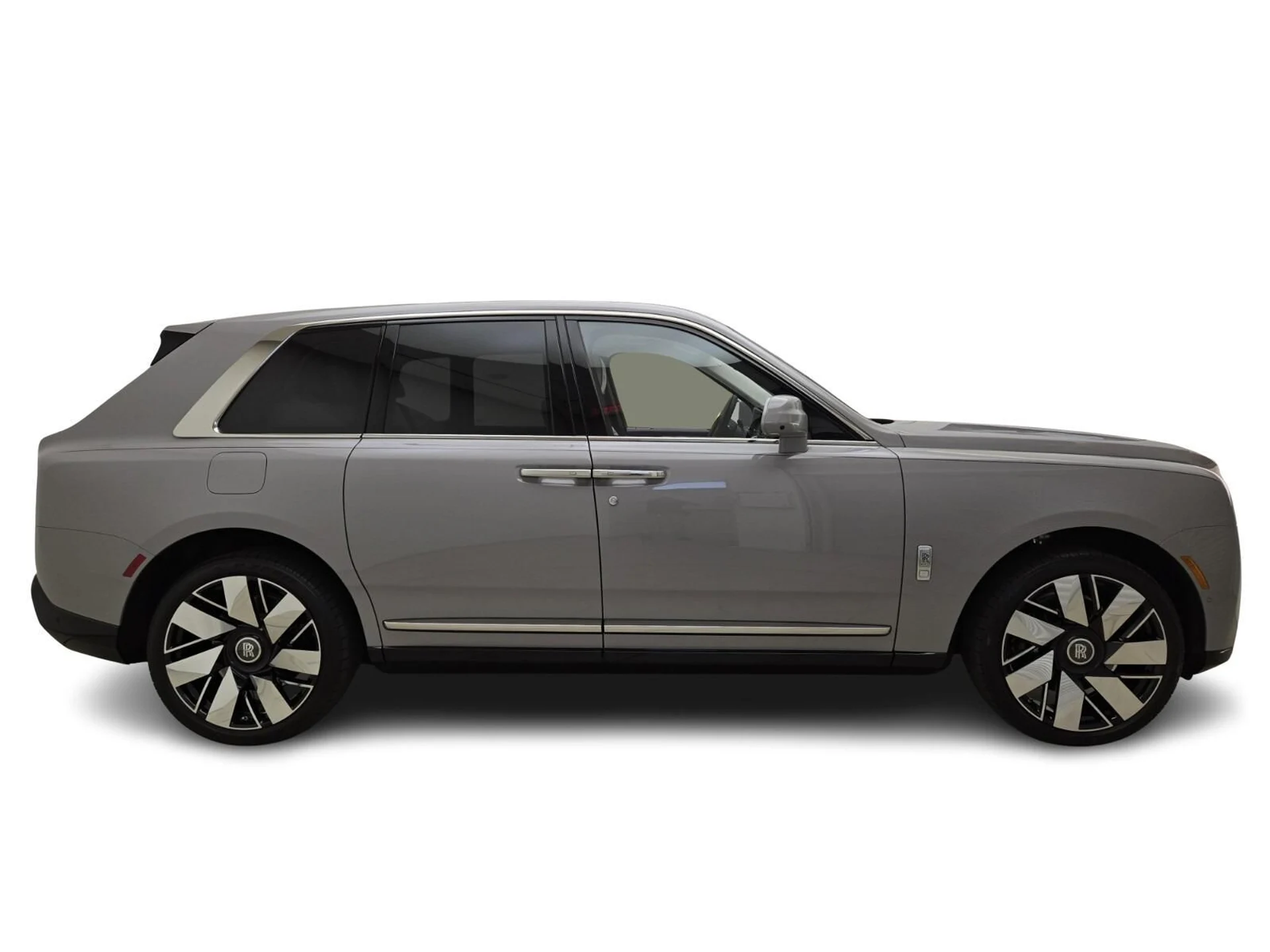 mph008_3331221742_New_2026_Rolls_Royce_Cullinan_1760421149_5fd82ee791