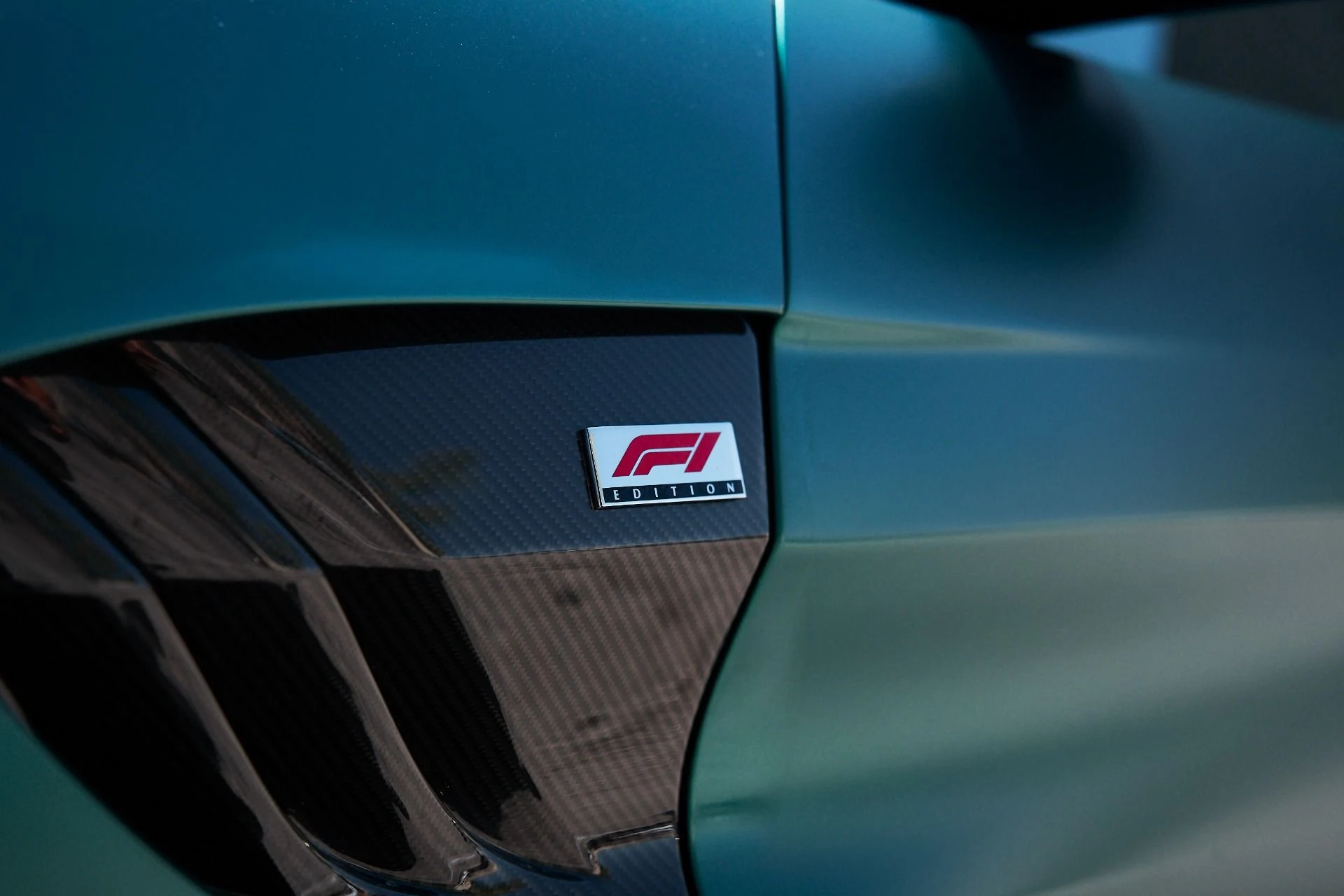 mph008_3332448351_Used_2023_Aston_Martin_Vantage_F1_Edition_1755655602_ac03944bb5