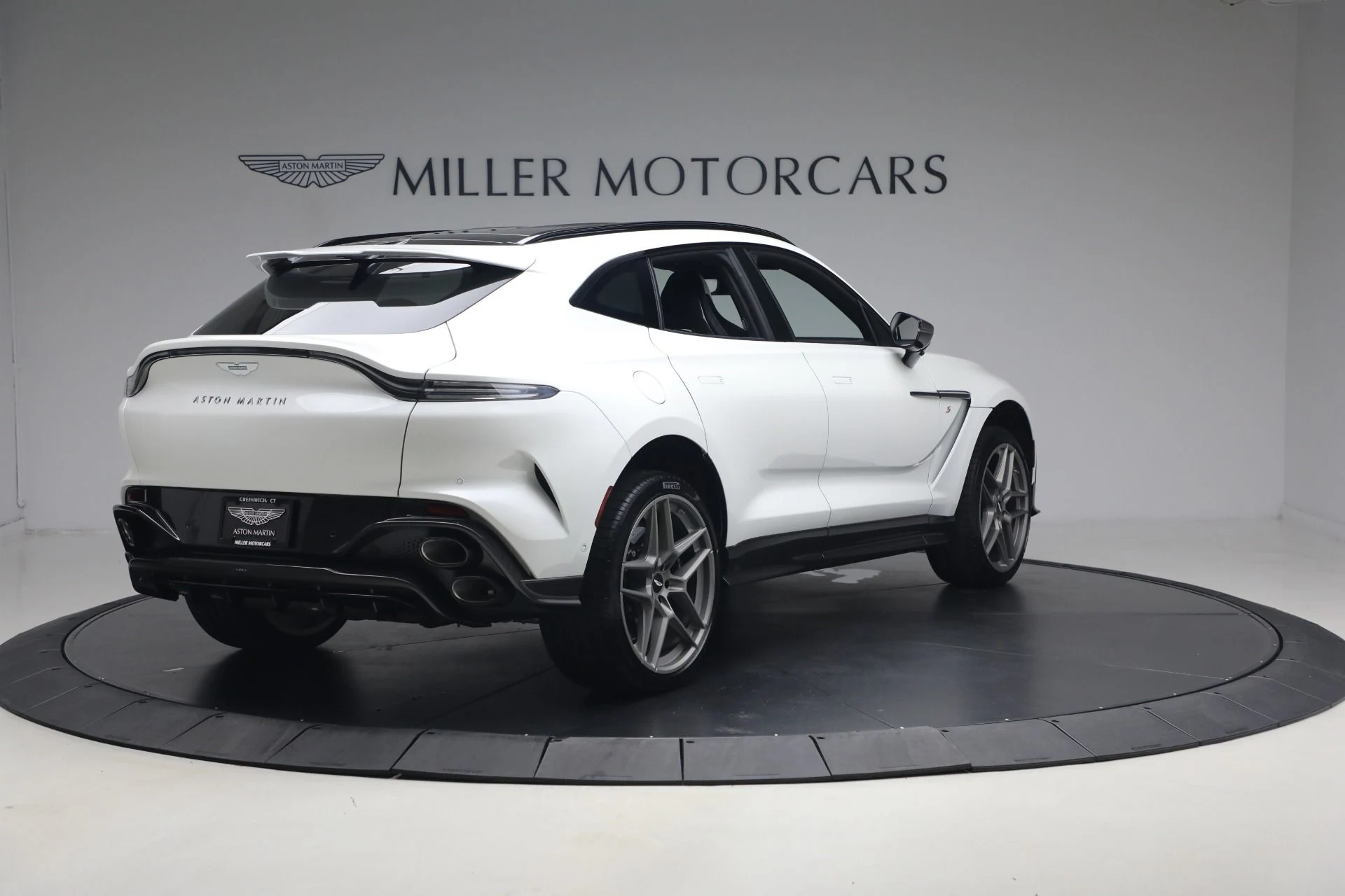 mph008_3339262261_New_2026_Aston_Martin_DBX_S_1779888036_a7320c39b2