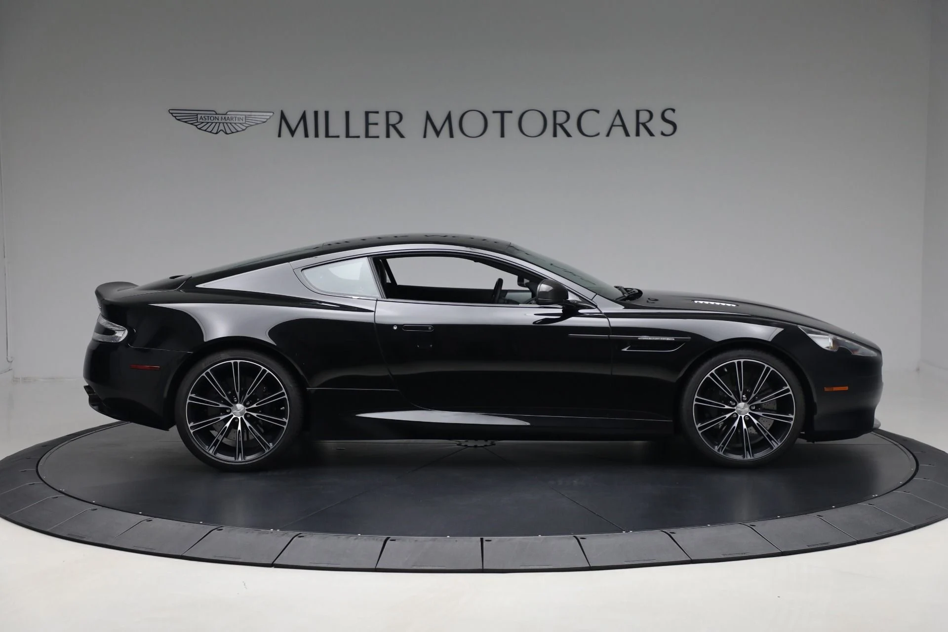 mph008_3342511843_Used_2015_Aston_Martin_DB_9_Carbon_Edition_a167a0905f