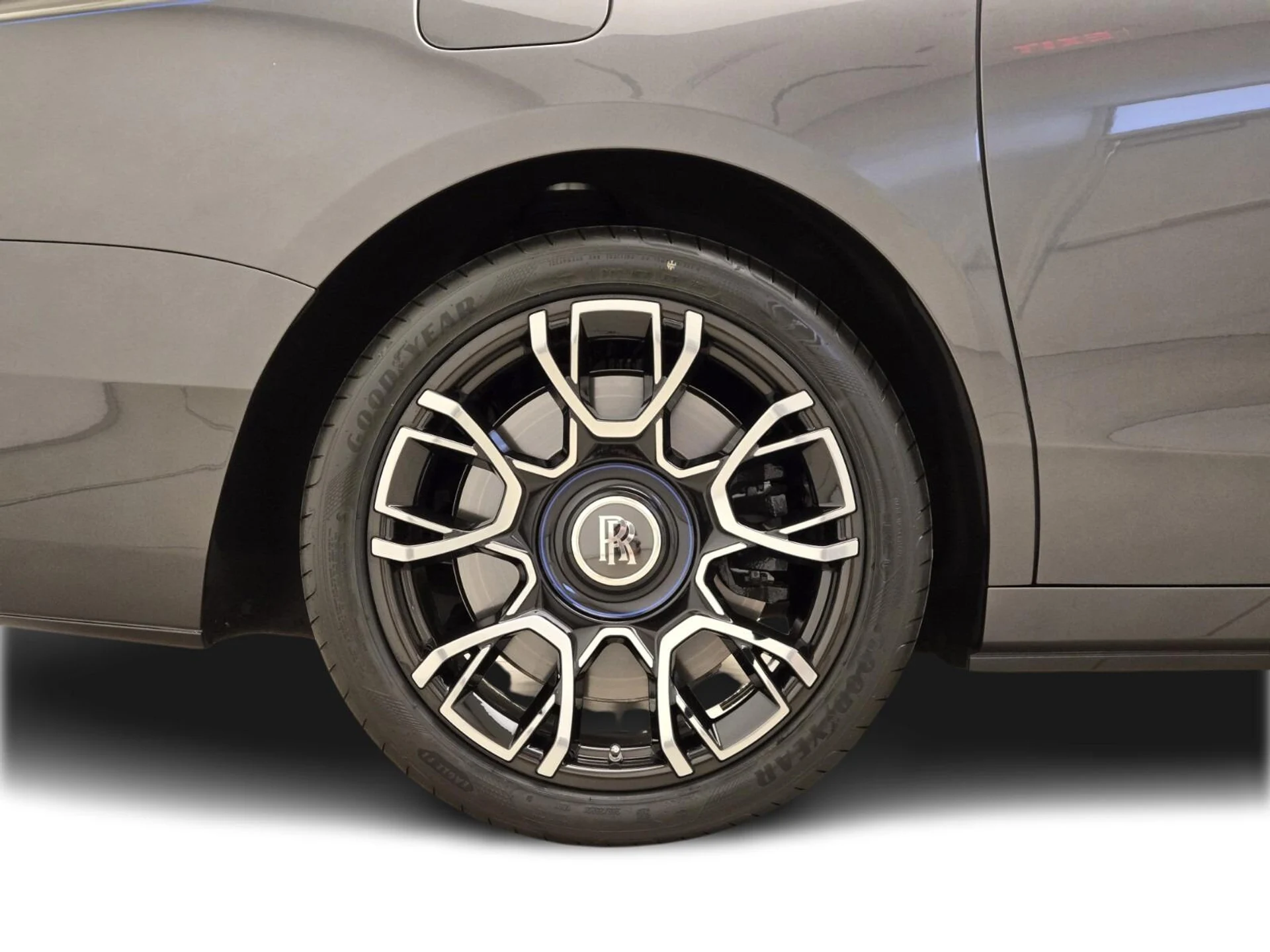 mph008_33469143_Used_2023_Rolls_Royce_Ghost_1741259136_241054b8ab