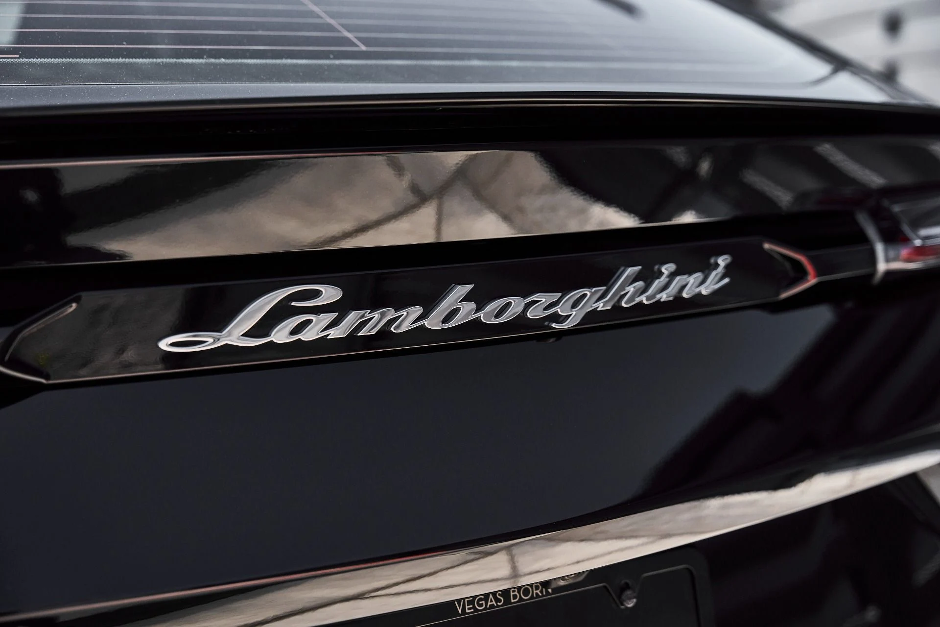 mph008_3369392145_Used_2022_Lamborghini_Urus_1778790341_fc29eaf68a