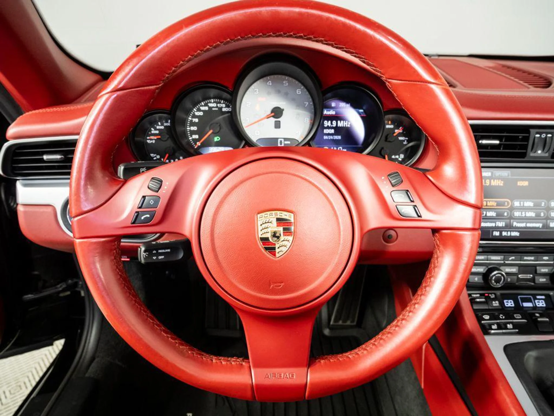 mph008_3374086733_5_A_Fd3_Vl1t_N_Tg8_VHI_Sd_Frs9w_W3i0_49f0449e0f