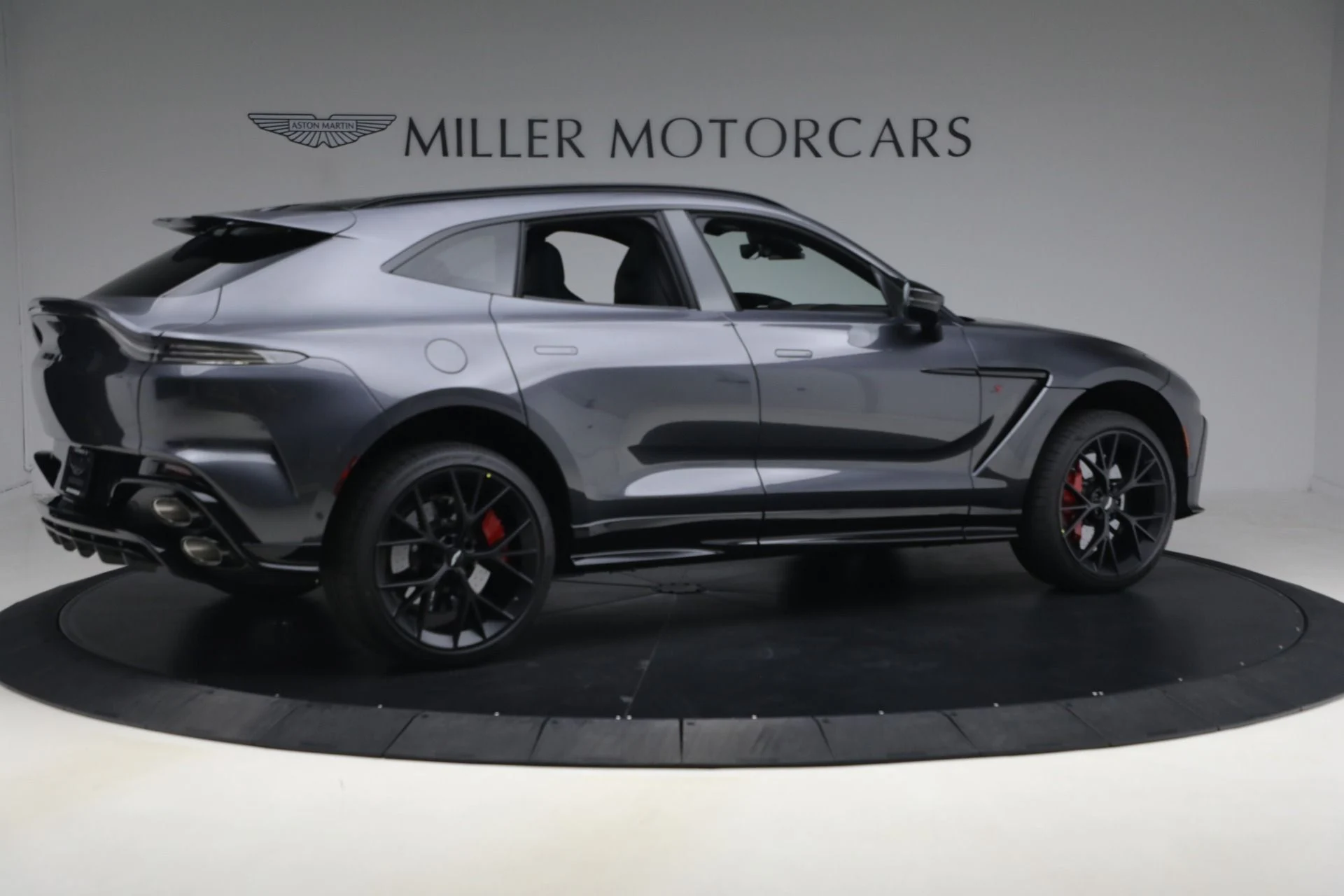 mph008_339718126_New_2026_Aston_Martin_DBX_S_1775590520_bb4672416e