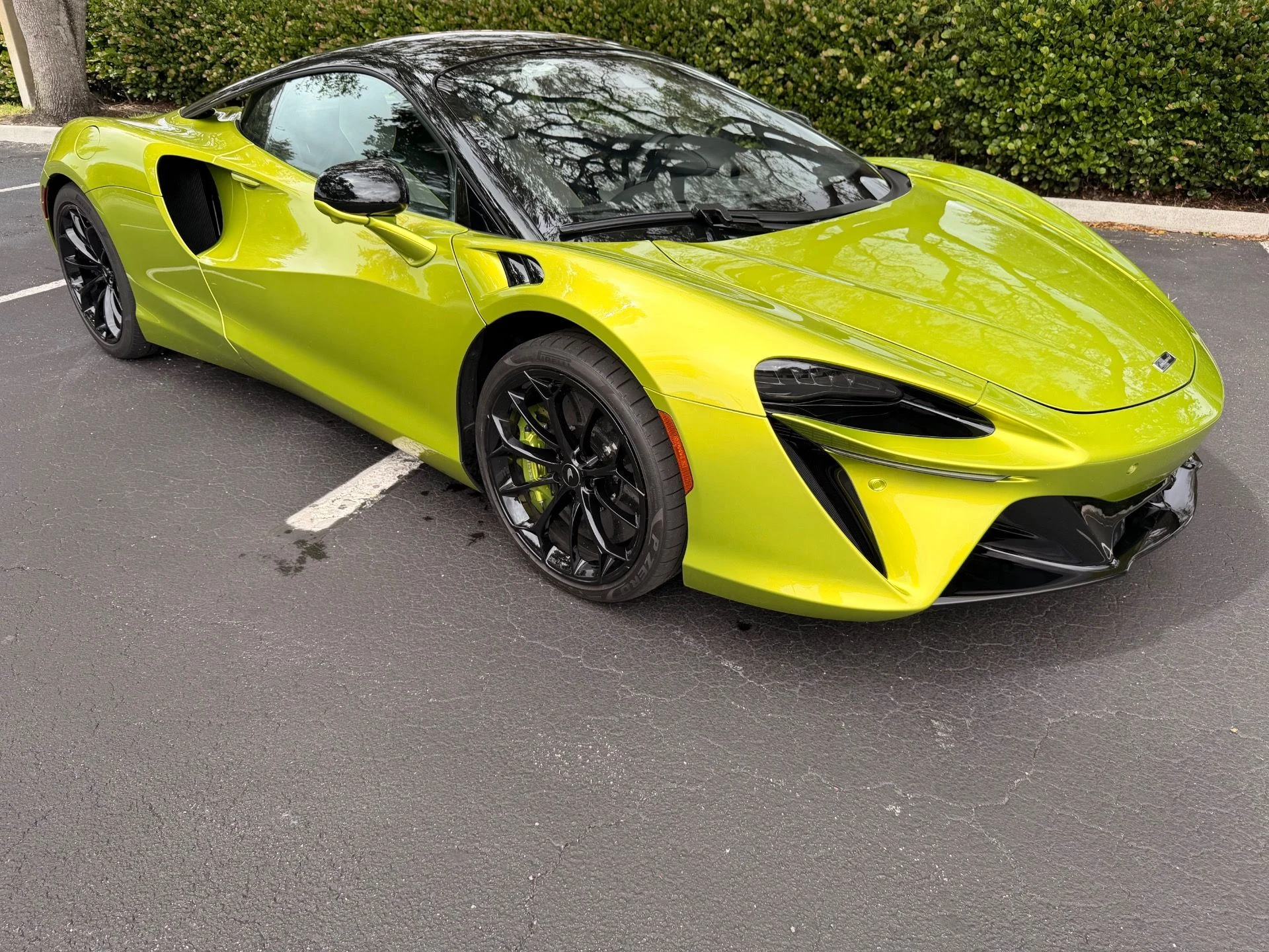 mph008_3408646212_Used_2023_Mc_Laren_Artura_1765484439_a420c58f78