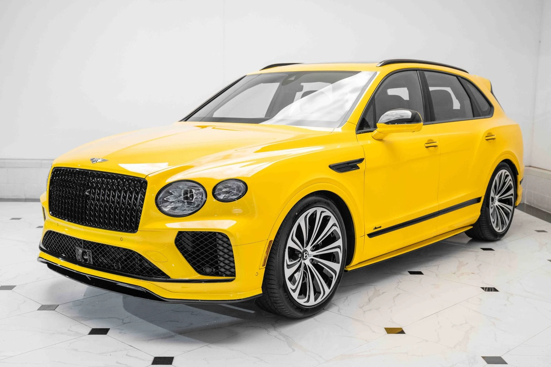 mph008_3416159202_Used_2024_Bentley_Bentayga_Azure_V8_1721581484_4c9233b9b6