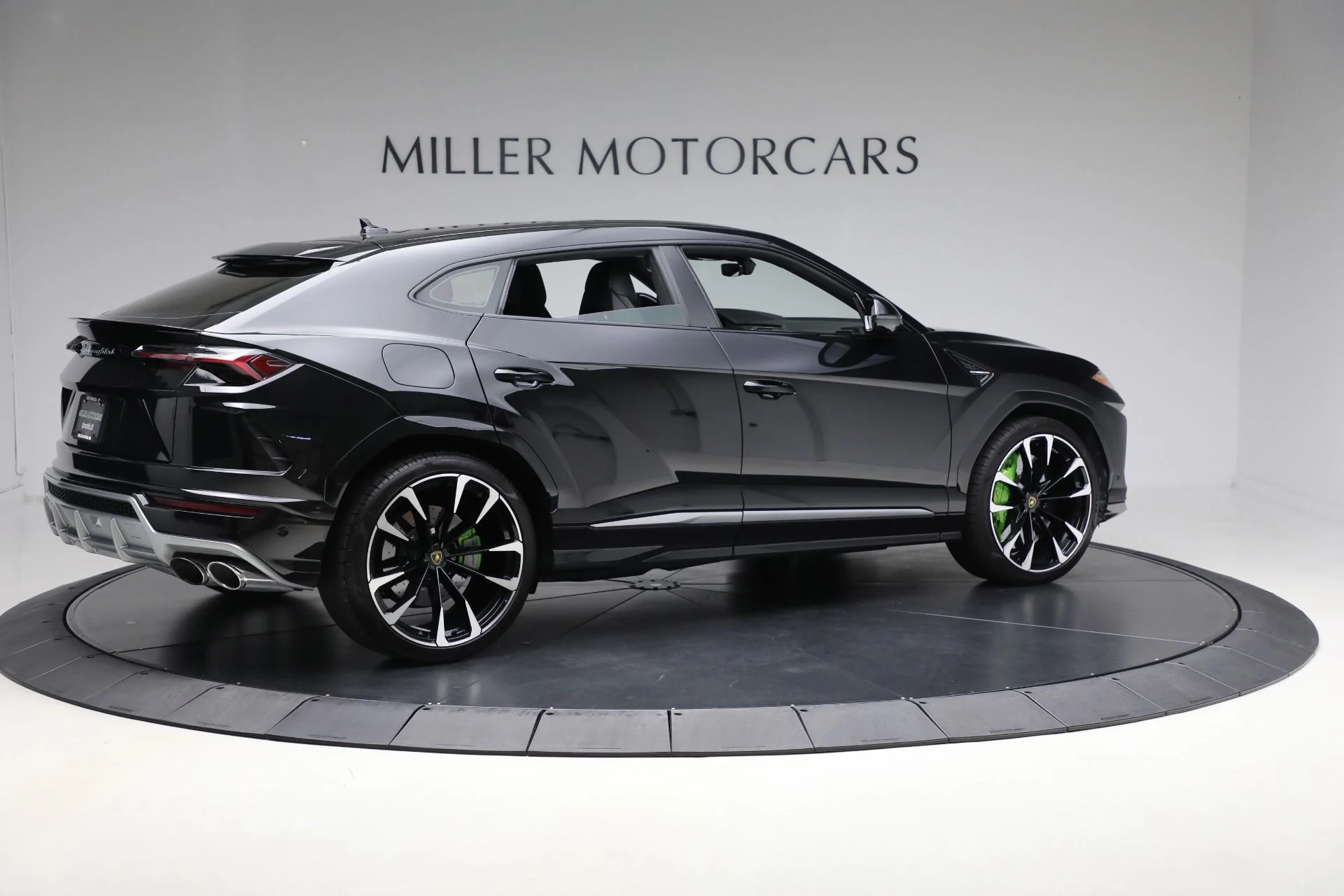 mph008_3420980599_Used_2022_Lamborghini_Urus_1761597990_273019dd02