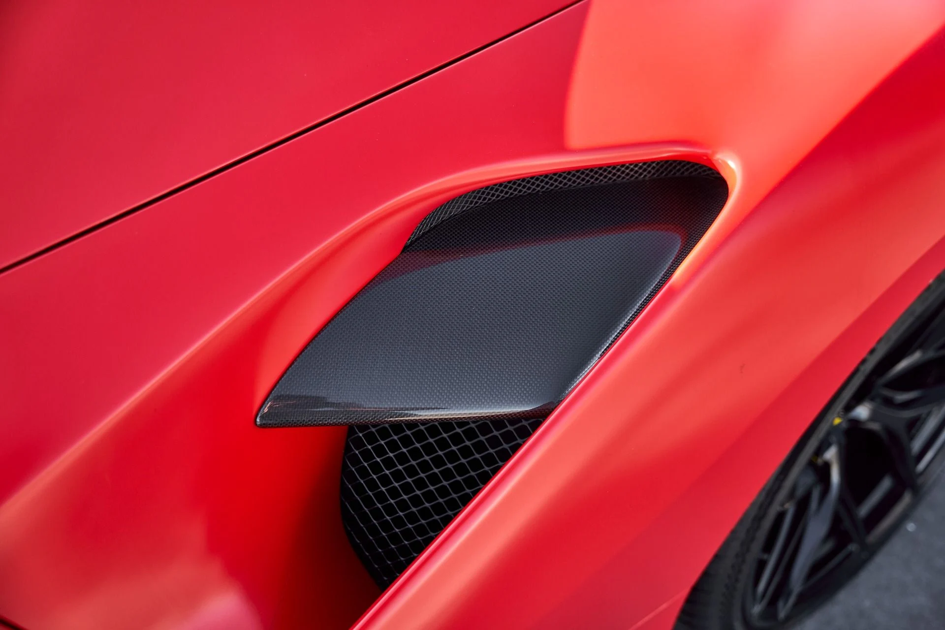 mph008_3421699937_Used_2019_Ferrari_488_Spider_Base_1766024894_3de2f6f7a0