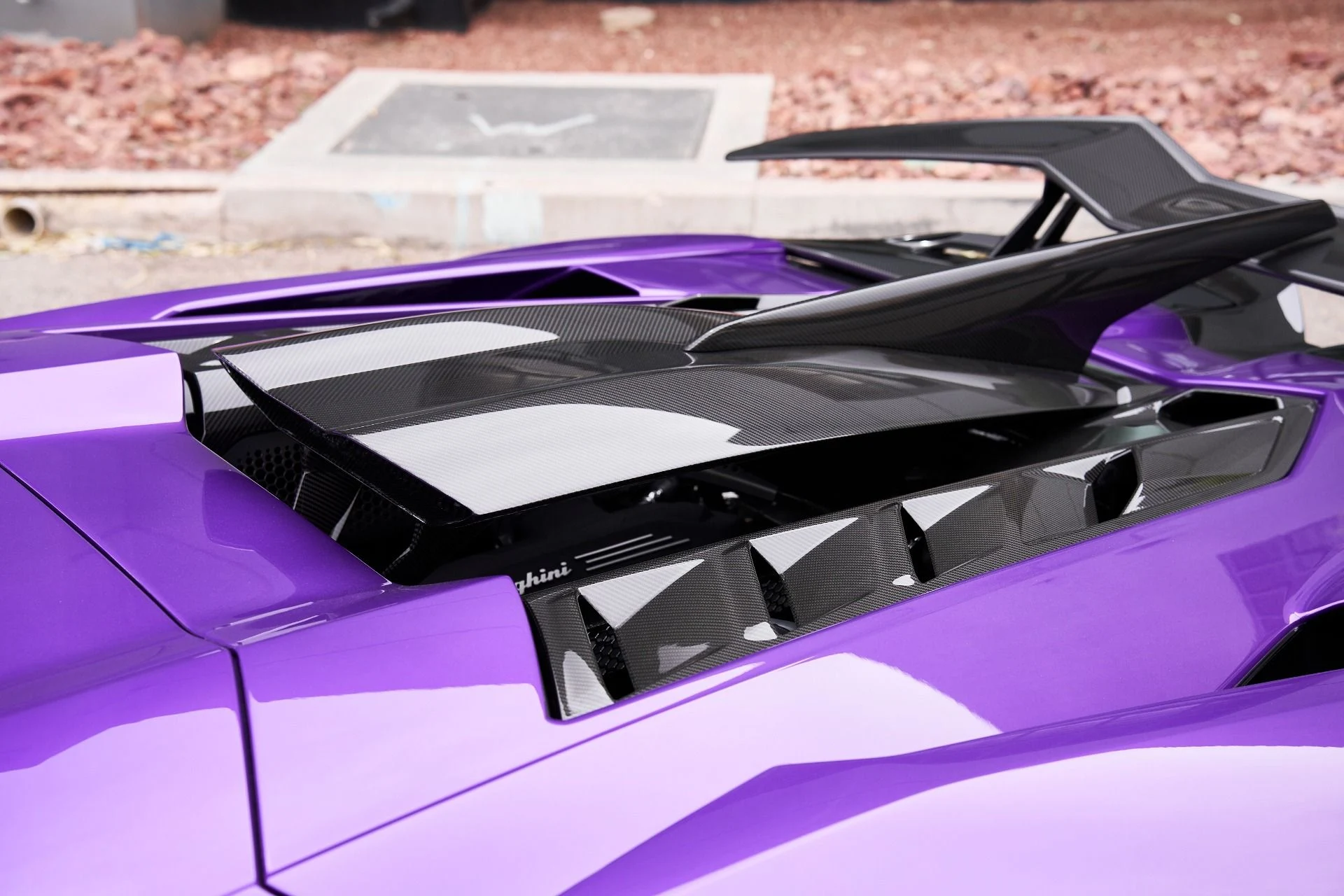 mph008_3434425520_Used_2024_Lamborghini_Revuelto_Base_1756862213_e93ef297ce