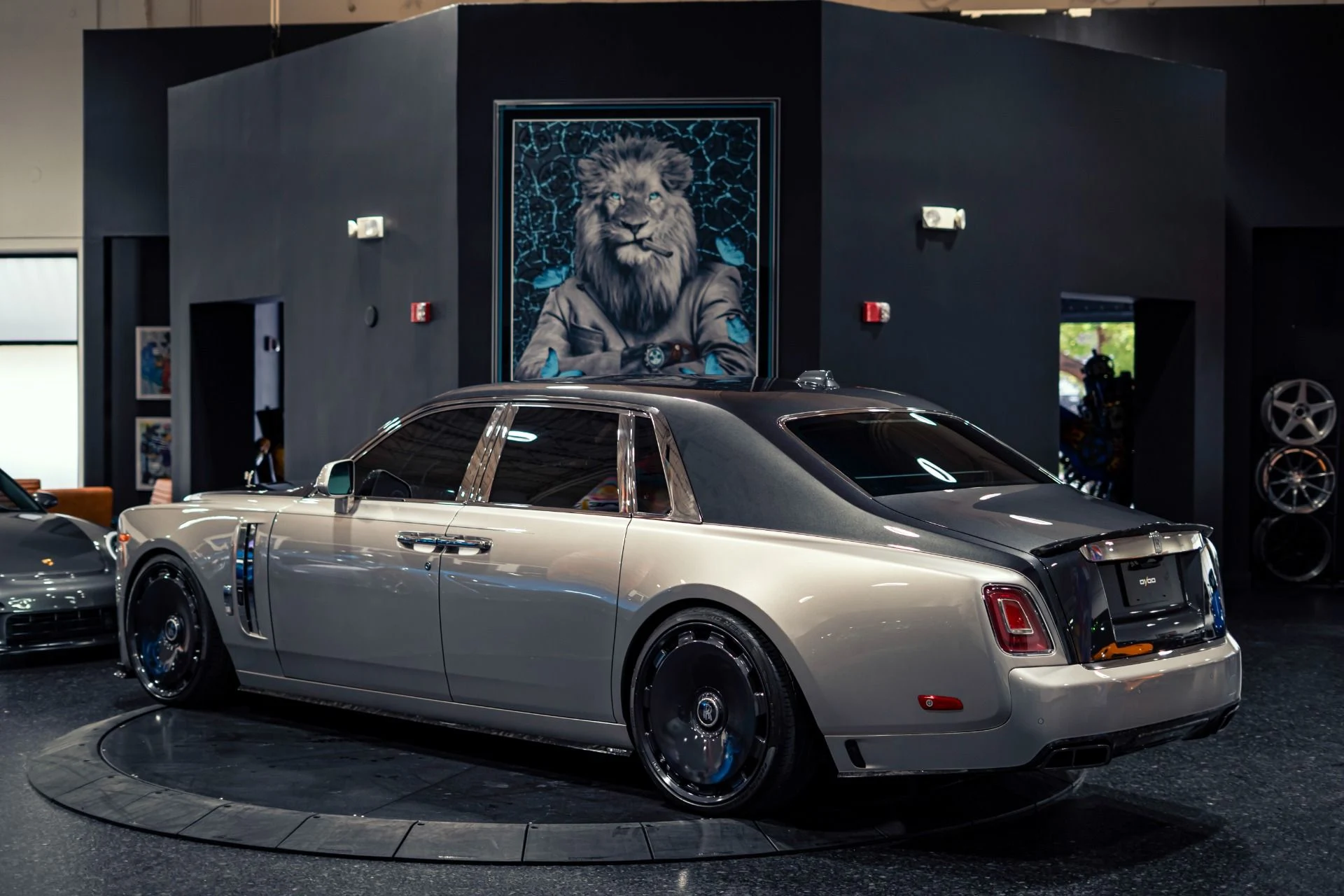 mph008_3435624081_Used_2018_Rolls_Royce_Phantom_Mansory_Edition_1780351839_f73a2f0396