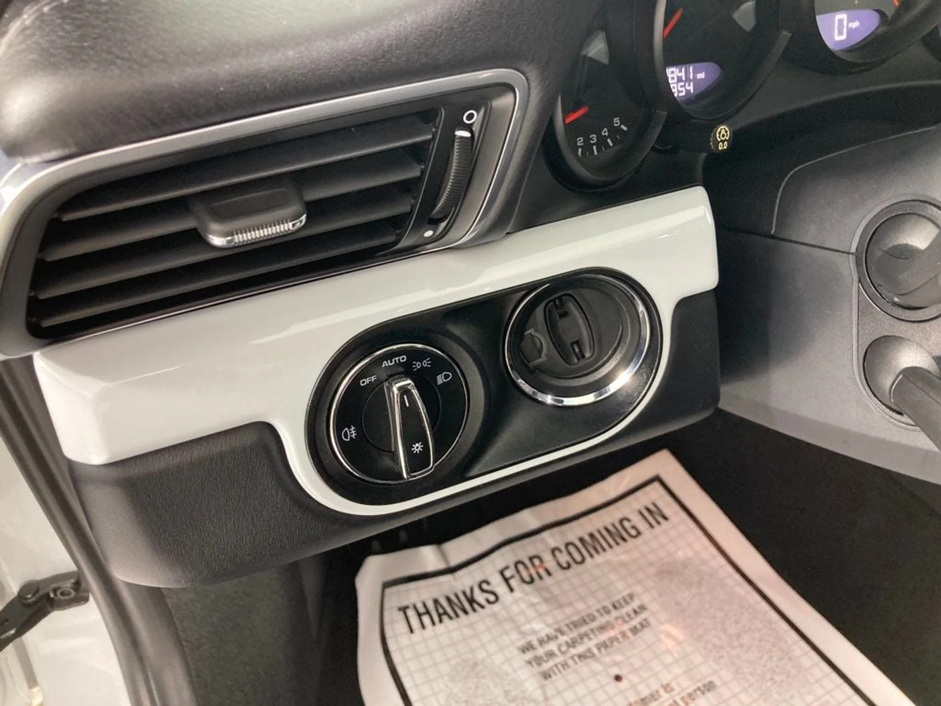 mph008_3441510167_9d3e151bda14f644d7e2b4d1de9e2d47_aa012081d9