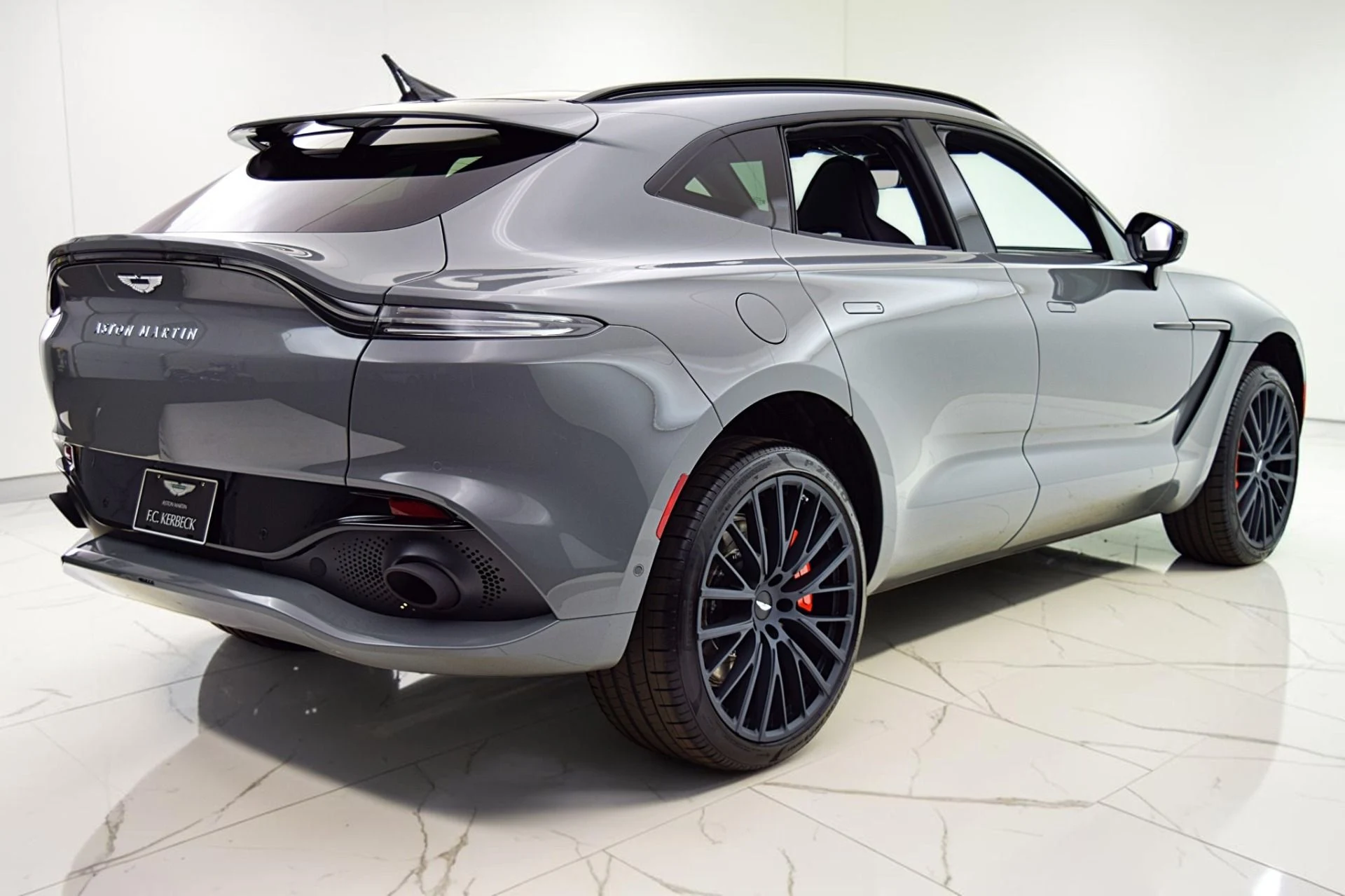 mph008_3457890116_Used_2023_Aston_Martin_DBX_75aaa4d53a