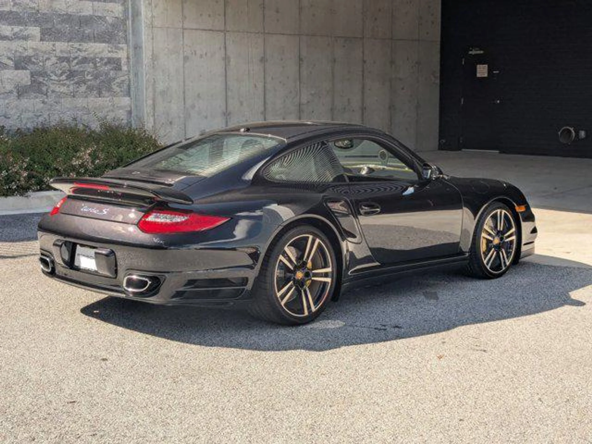 mph008_3478668485_E3_nzio_I0_EG_Dga_Vlff_WO_2qsfc_Lg_23a291131c