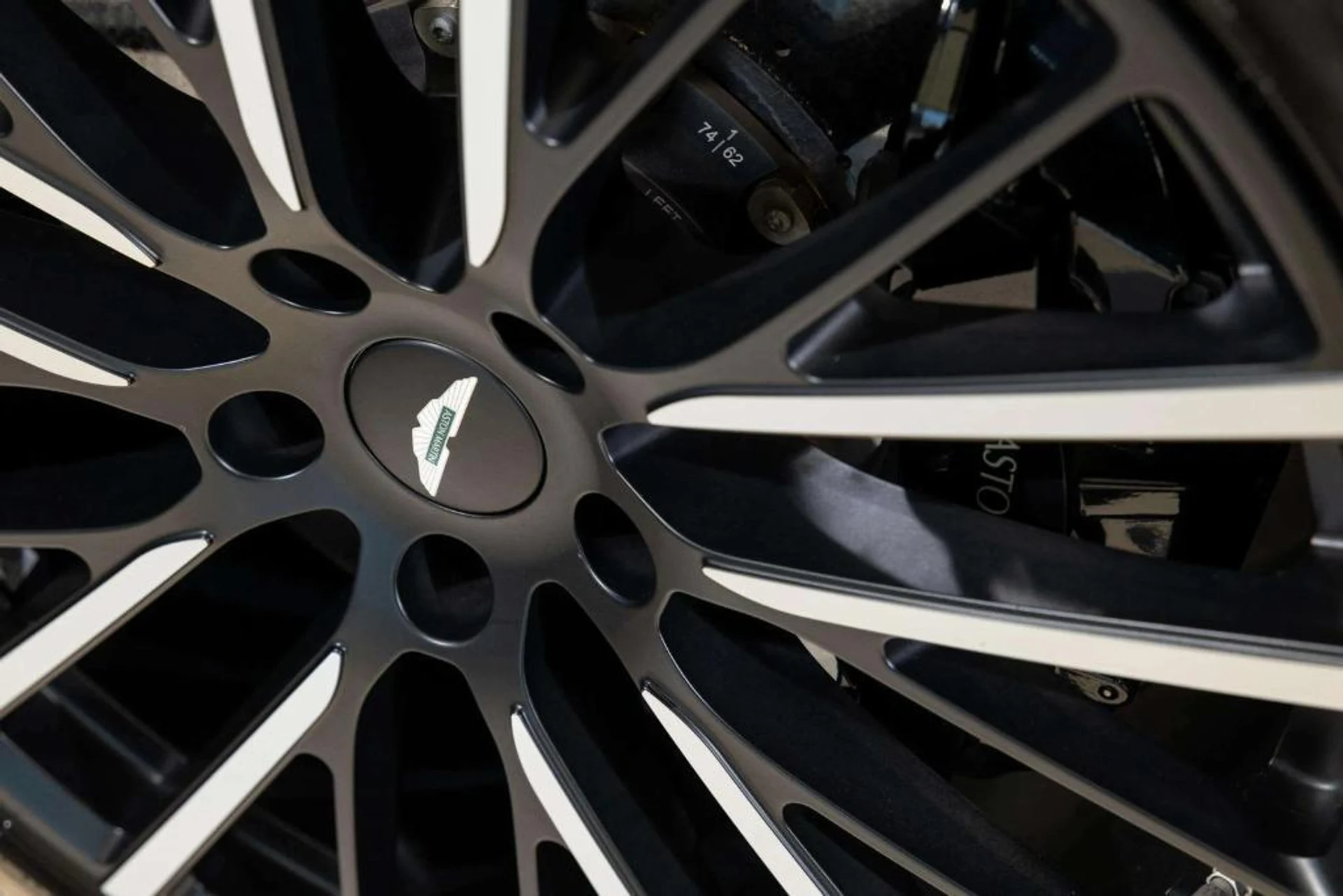 mph008_3481670105_Bv_t7s_Fyj0s9_F3jk_Y81_Z_k_Cj_MXI_2d41541844