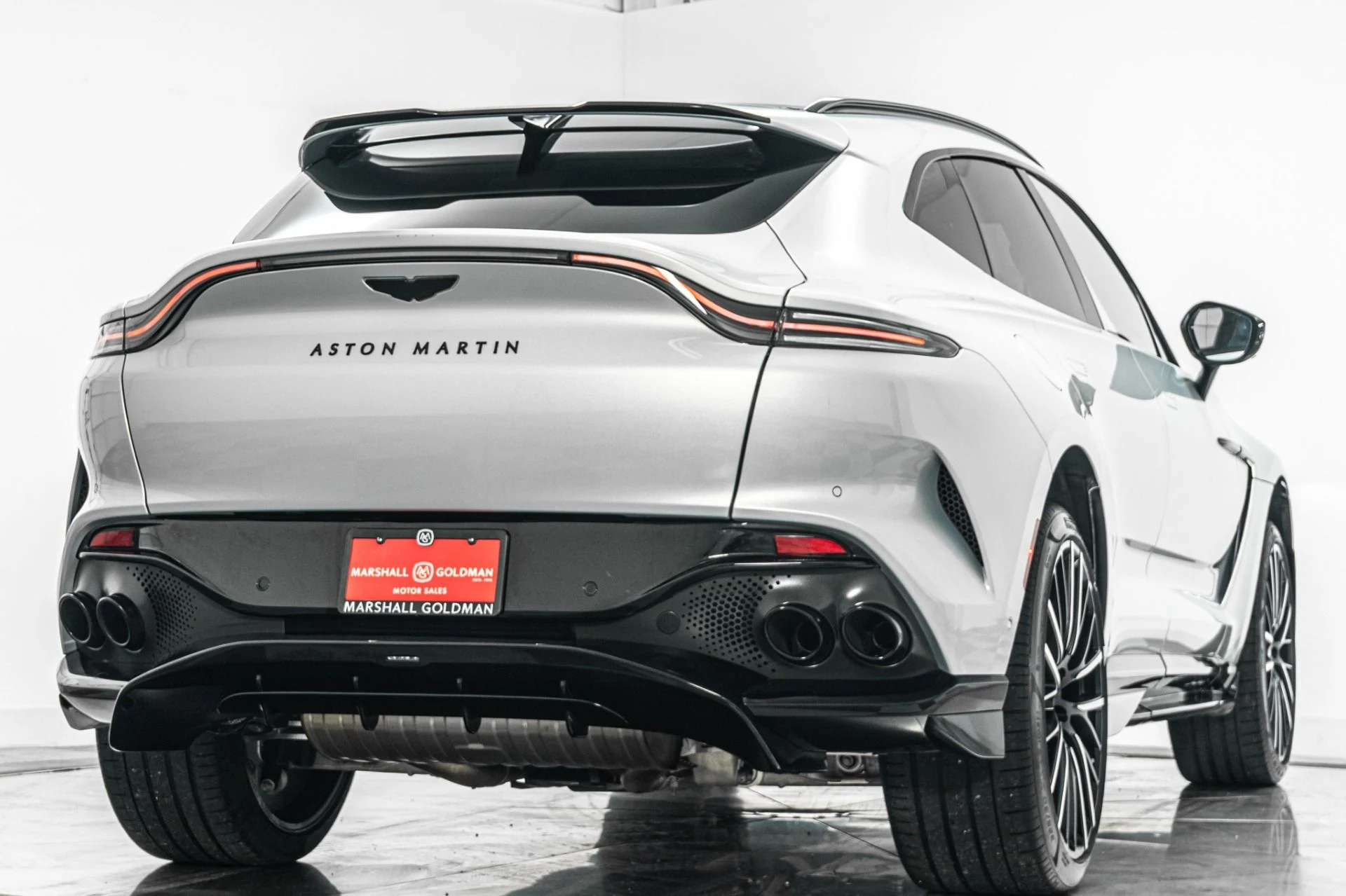 mph008_3483017210_Used_2023_Aston_Martin_DBX_707_1782508764_e3172185f9