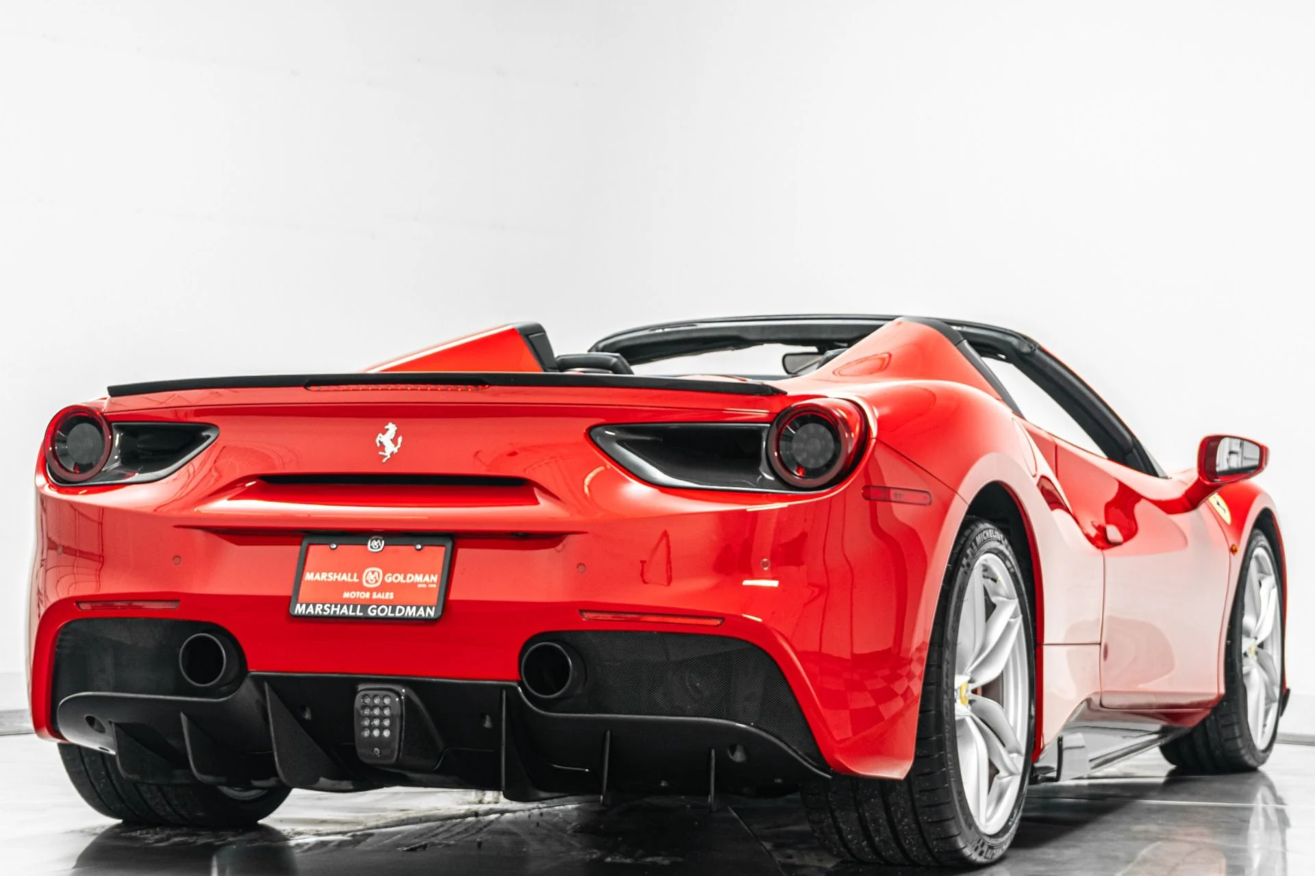mph008_3486650273_Used_2017_Ferrari_488_Spider_1776892086_6208f15d66