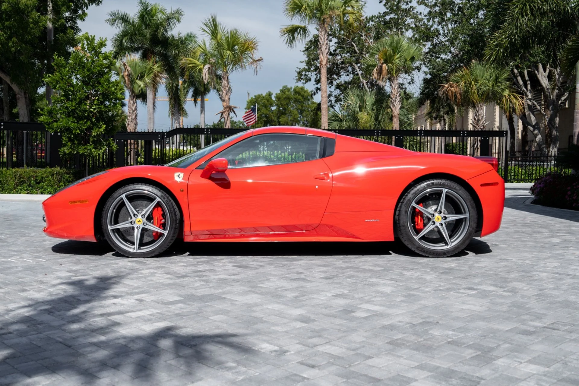 mph008_3486711287_Used_2013_Ferrari_458_Spider_1786379800_f41e87e84e