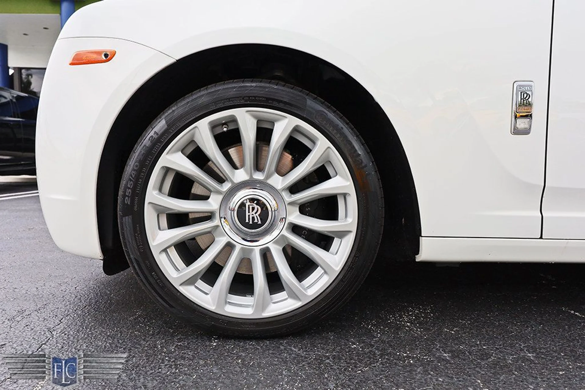 mph008_3505094626_used_2014_rolls_royce_ghost_4drsedan_6305_22786117_9_1024_bf8f588fb8