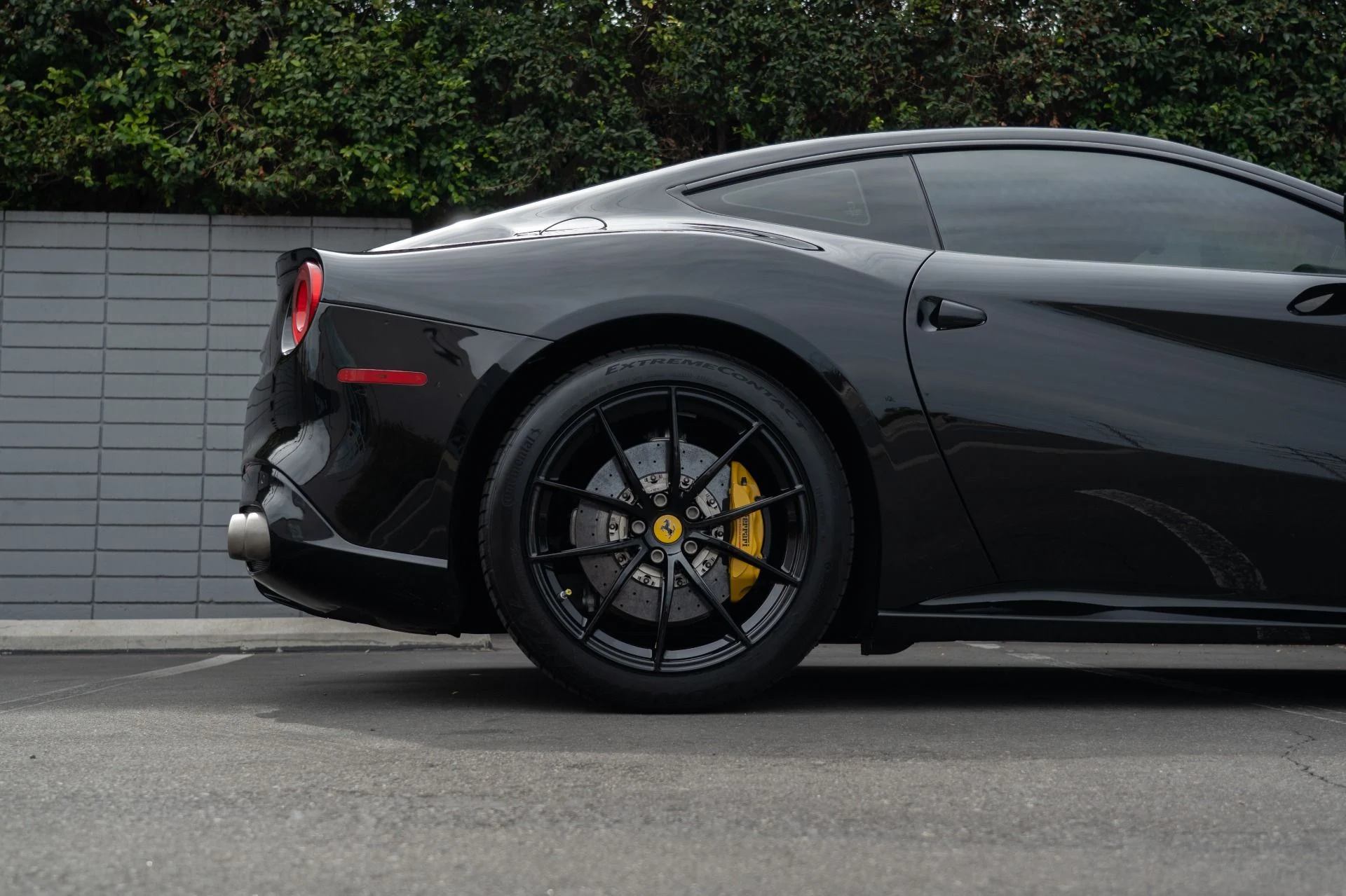 mph008_3515466313_Used_2014_Ferrari_F12berlinetta_1756490493_3eb42e6a42