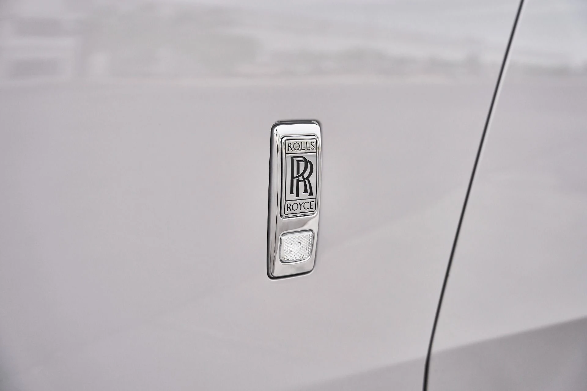 mph008_3517977251_Used_2025_Rolls_Royce_Spectre_Base_1775928249_3e97760c8e